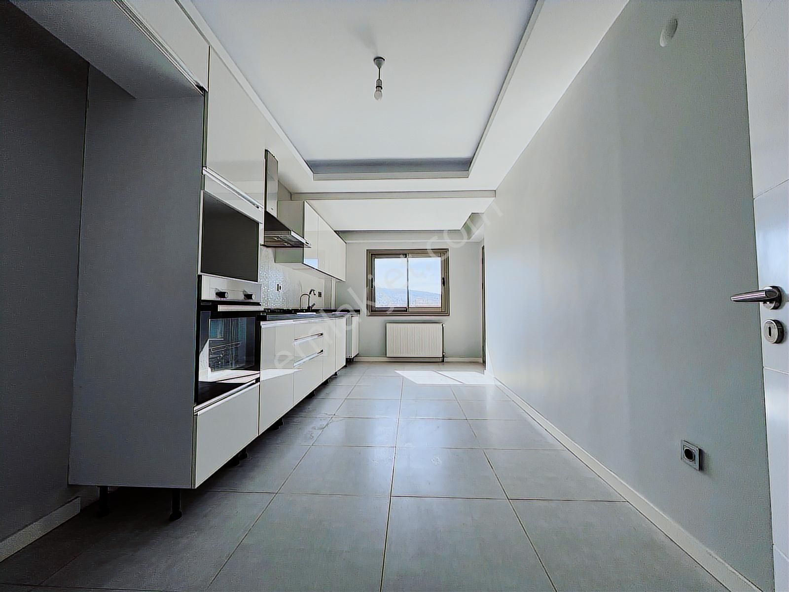 Bornova Goldiva Kuzey'de Boş Oturmaya Hazır 3+1 Satılık Daire - Görsel 16