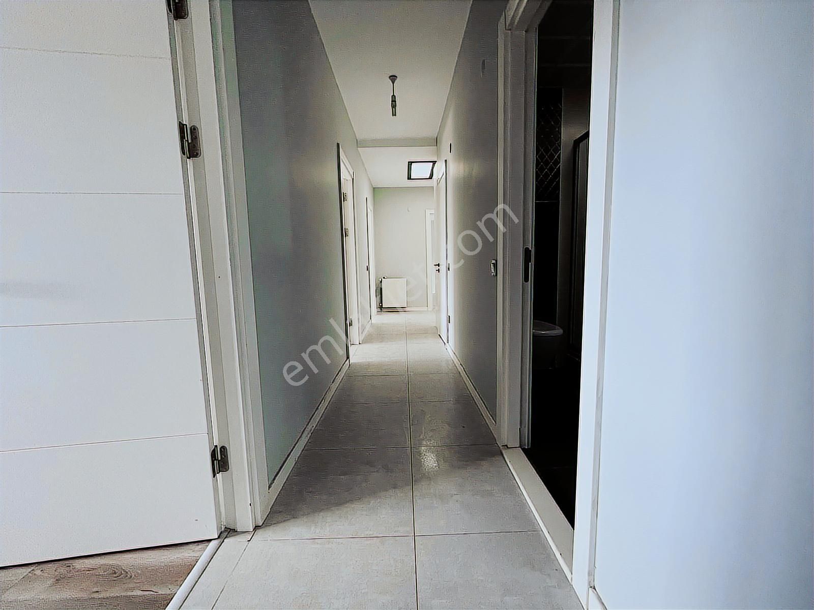 Bornova Goldiva Kuzey'de Boş Oturmaya Hazır 3+1 Satılık Daire - Görsel 14