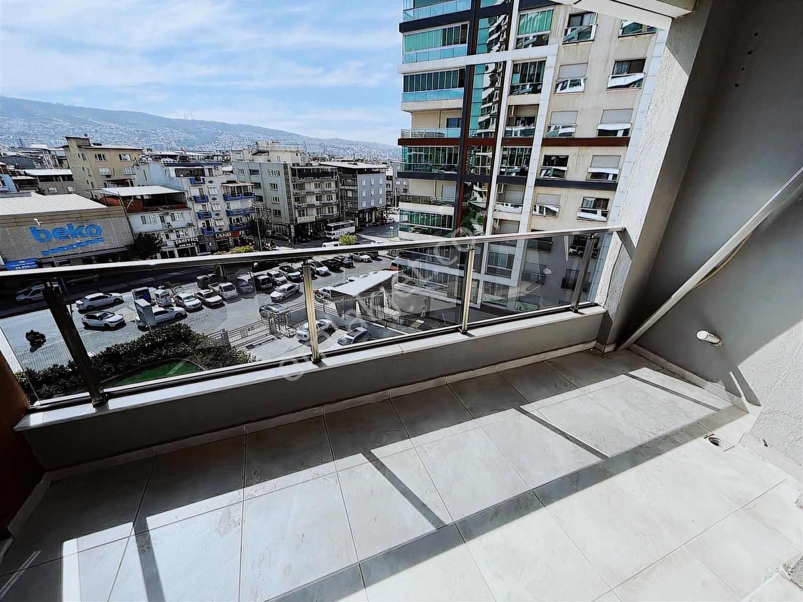 Bornova Goldiva Kuzey'de Boş Oturmaya Hazır 3+1 Satılık Daire - Görsel 6