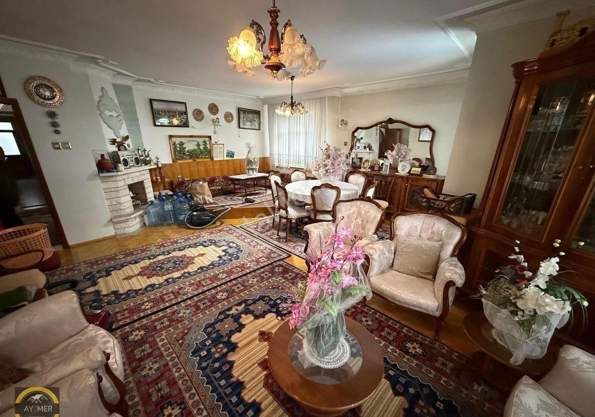 İlker Cadde Üzeri Kiralık Daire Eşyalı/eşyasız - Görsel 8