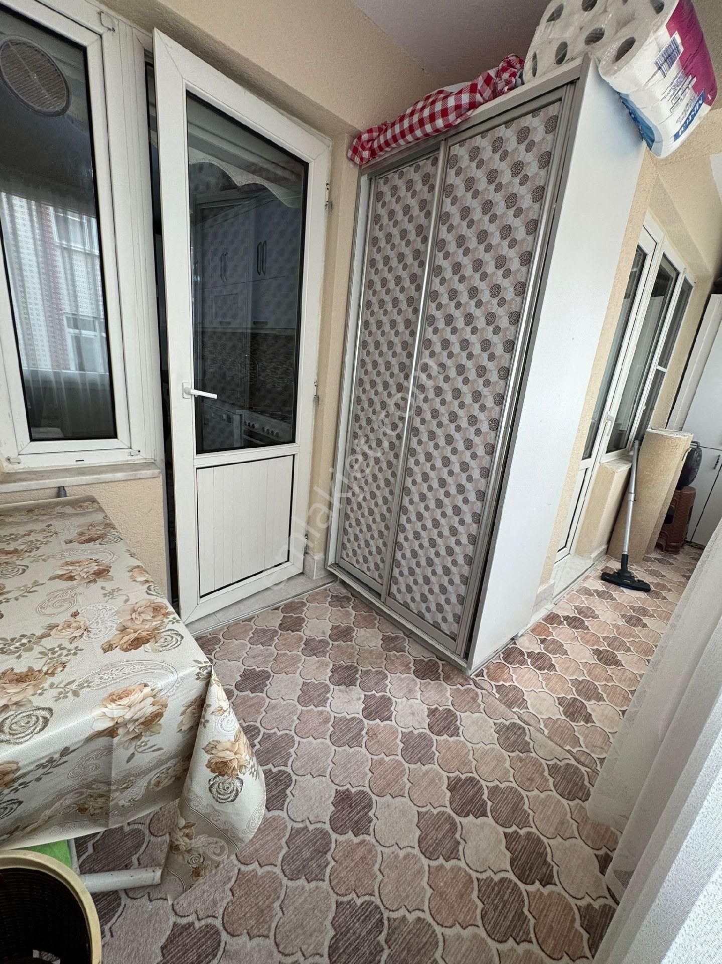 Edremit Cumhuriyet'de Arakat Ön Cephe Doğalgazlı - Görsel 16