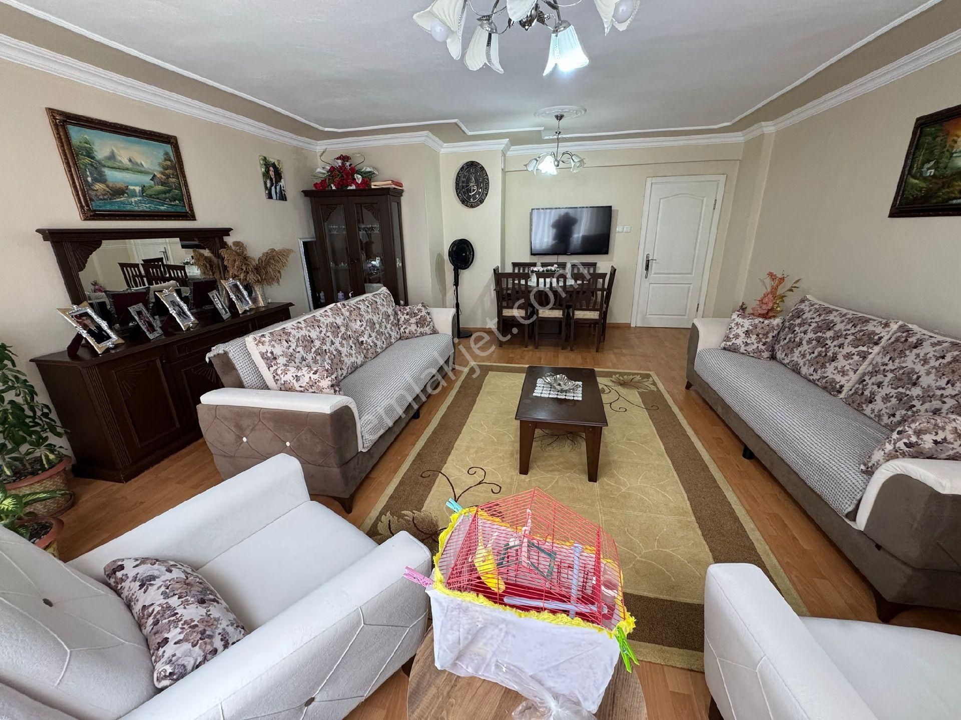 Edremit Cumhuriyet'de Arakat Ön Cephe Doğalgazlı - Görsel 3