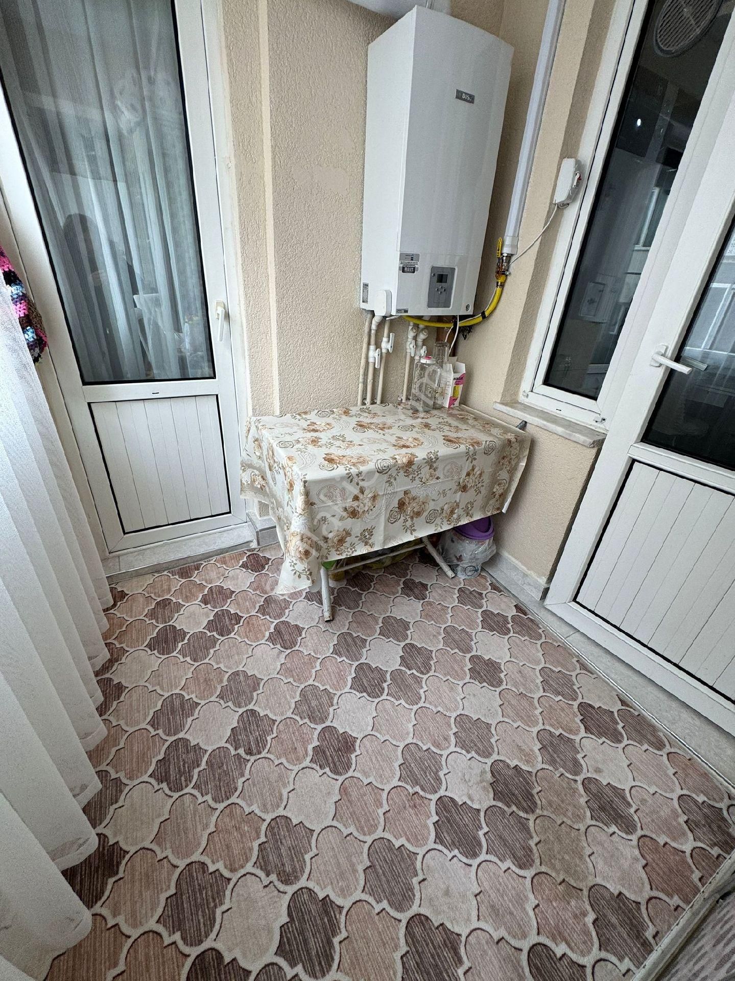 Edremit Cumhuriyet'de Arakat Ön Cephe Doğalgazlı - Görsel 13