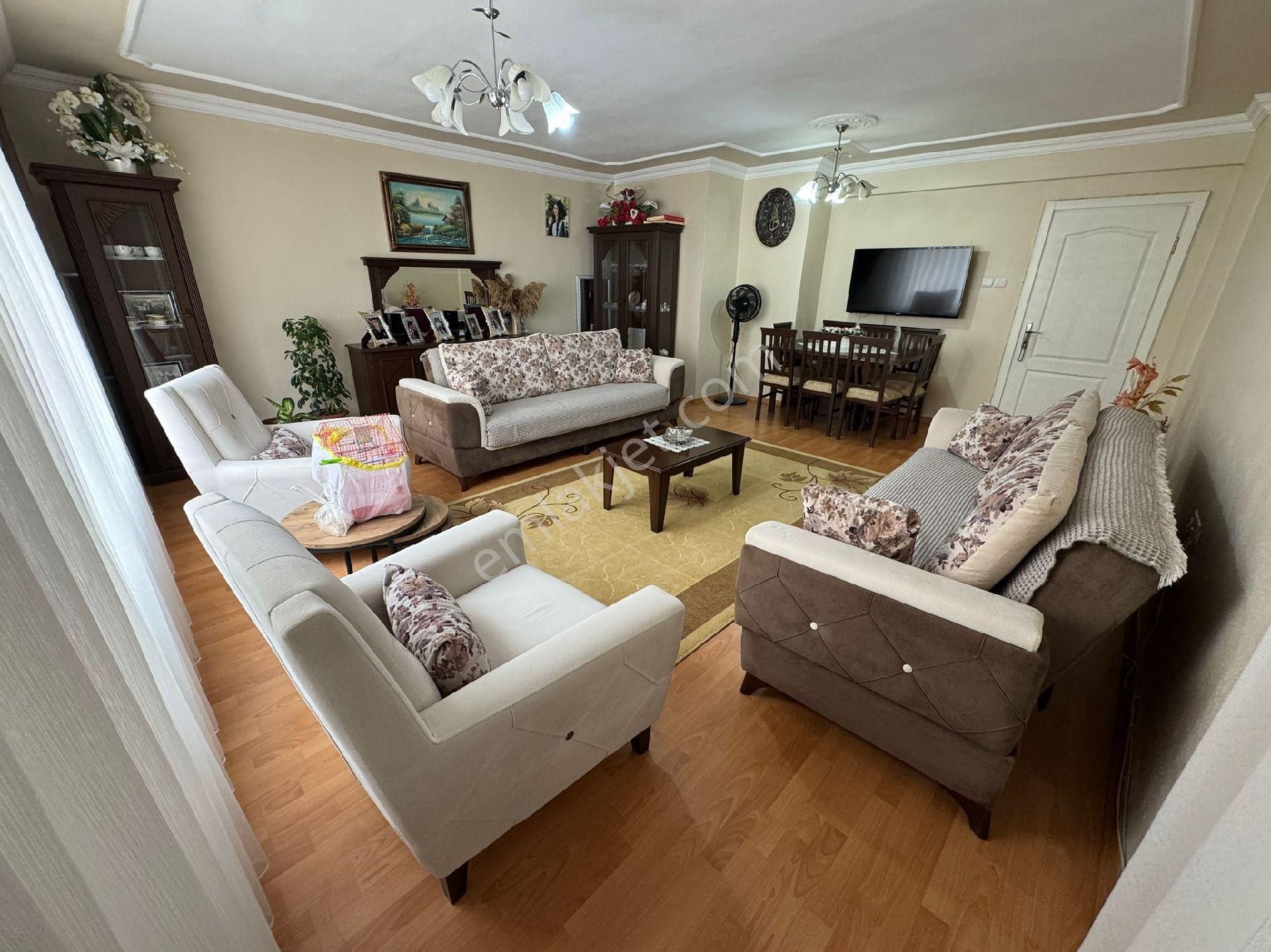 Edremit Cumhuriyet'de Arakat Ön Cephe Doğalgazlı - Görsel 4