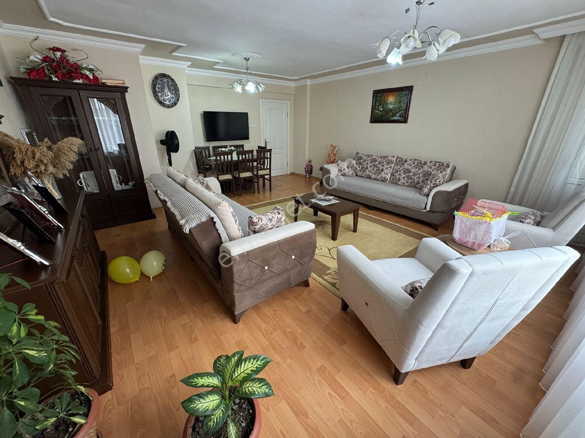 Edremit Cumhuriyet'de Arakat Ön Cephe Doğalgazlı - Görsel 2