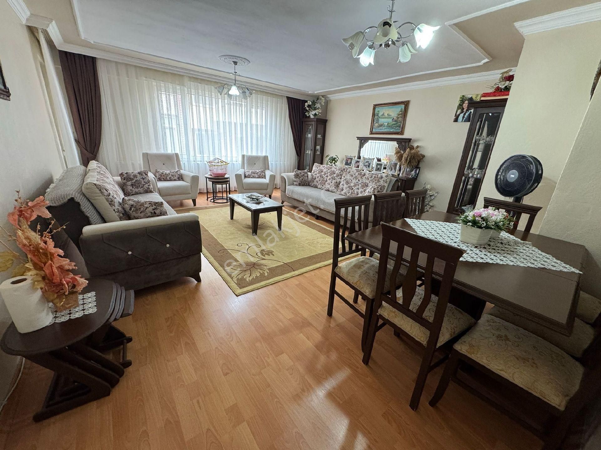 Edremit Cumhuriyet'de Arakat Ön Cephe Doğalgazlı