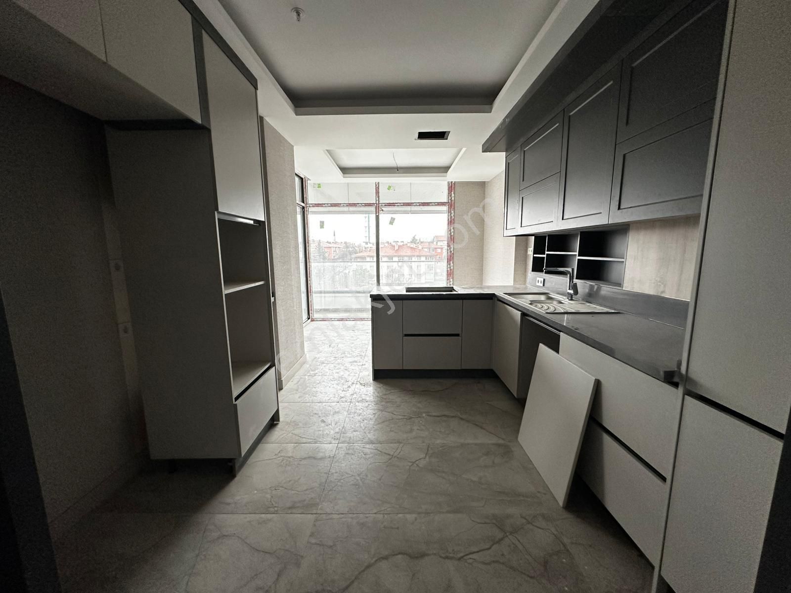 Keçiörenin En Donanımlı Sitesinde 4.5+1 Havuzlu Hamamlı Ned Çiçekli - Görsel 8