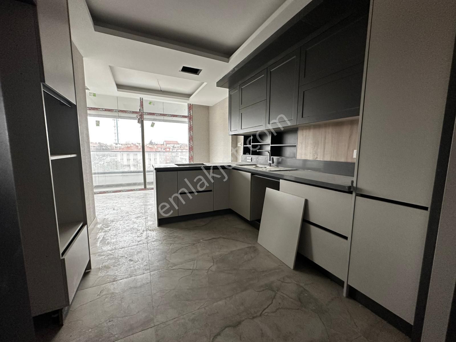 Keçiörenin En Donanımlı Sitesinde 4.5+1 Havuzlu Hamamlı Ned Çiçekli - Görsel 7