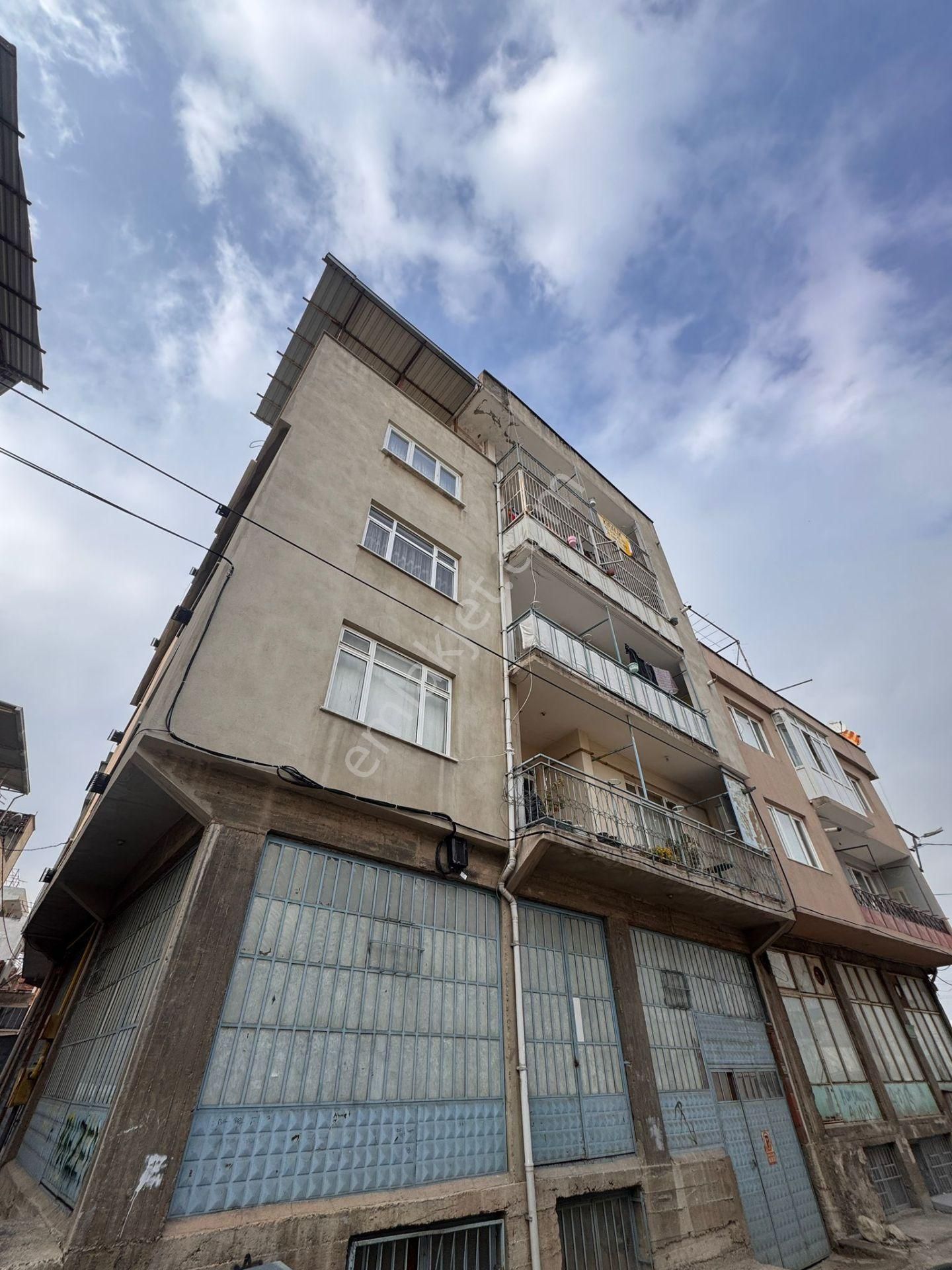 Gülbahçe Mahallesinde Teraslı & Balkonlu 2+1 Kiralık Fırsat
