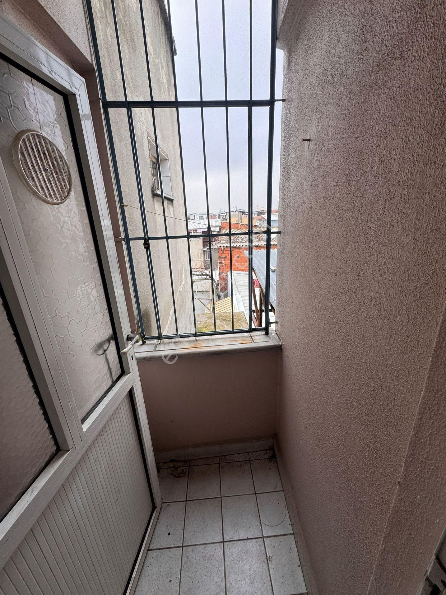 Gülbahçe Mahallesinde Teraslı & Balkonlu 2+1 Kiralık Fırsat - Görsel 3