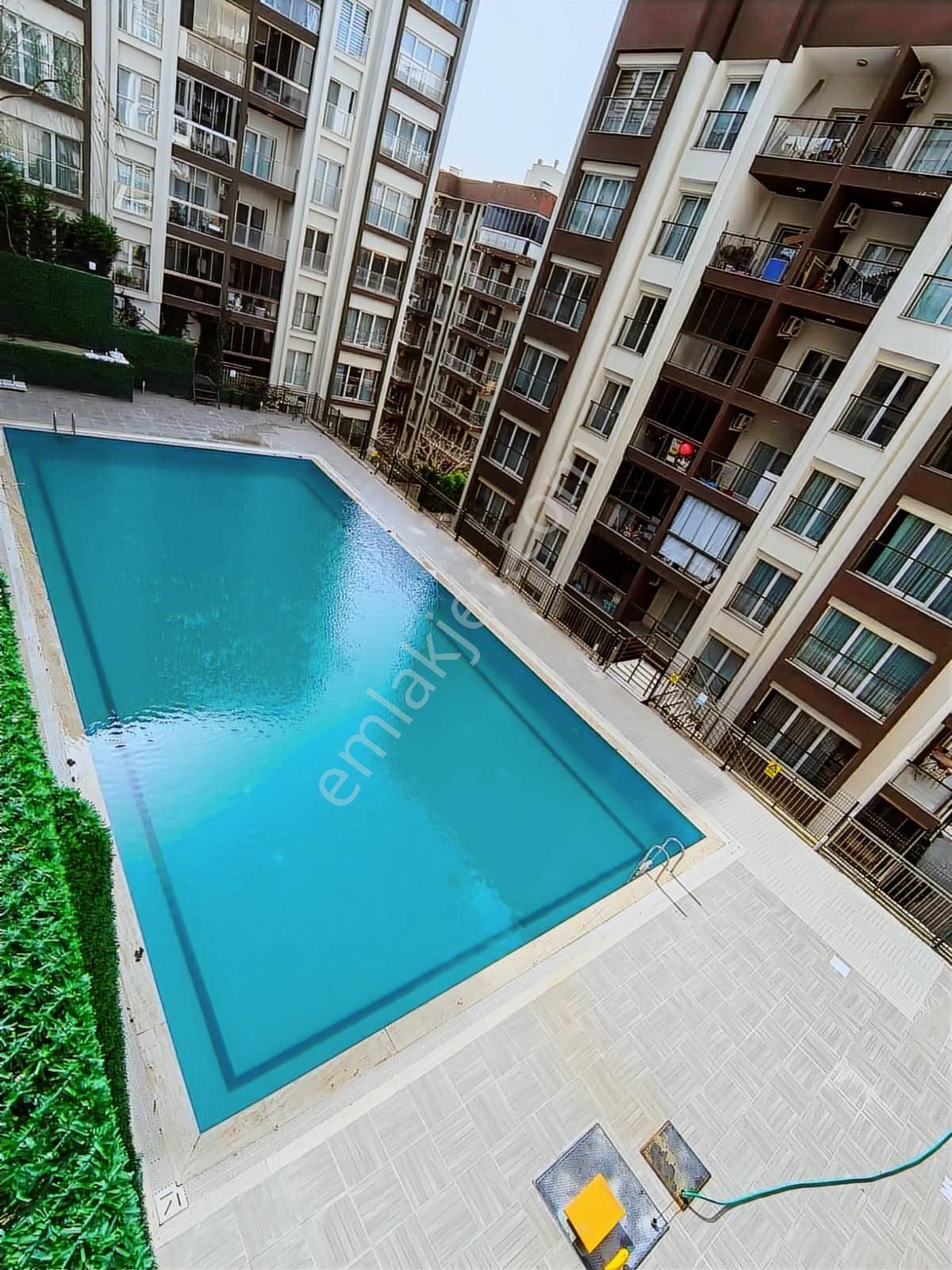 İzmir Bayraklı Yamanlar Zerrin Hanım Sit Satılık 3+1 Daire Cb Ph