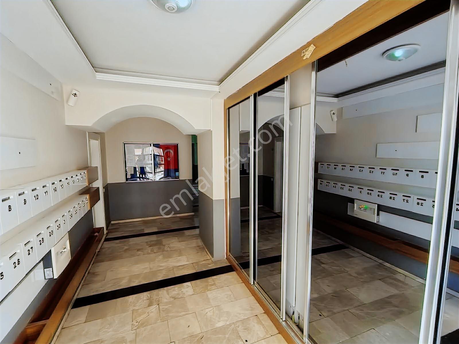 İzmir Bayraklı Yamanlar Zerrin Hanım Sit Satılık 3+1 Daire Cb Ph - Görsel 2