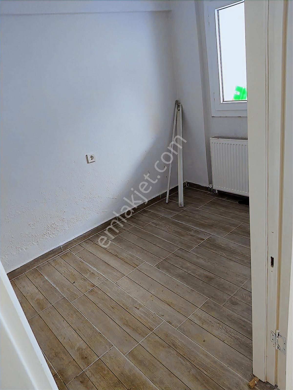 Urla Zeytinalanı Merkezde Doğalgazlı 3+1 Kiralık Daire - Görsel 2