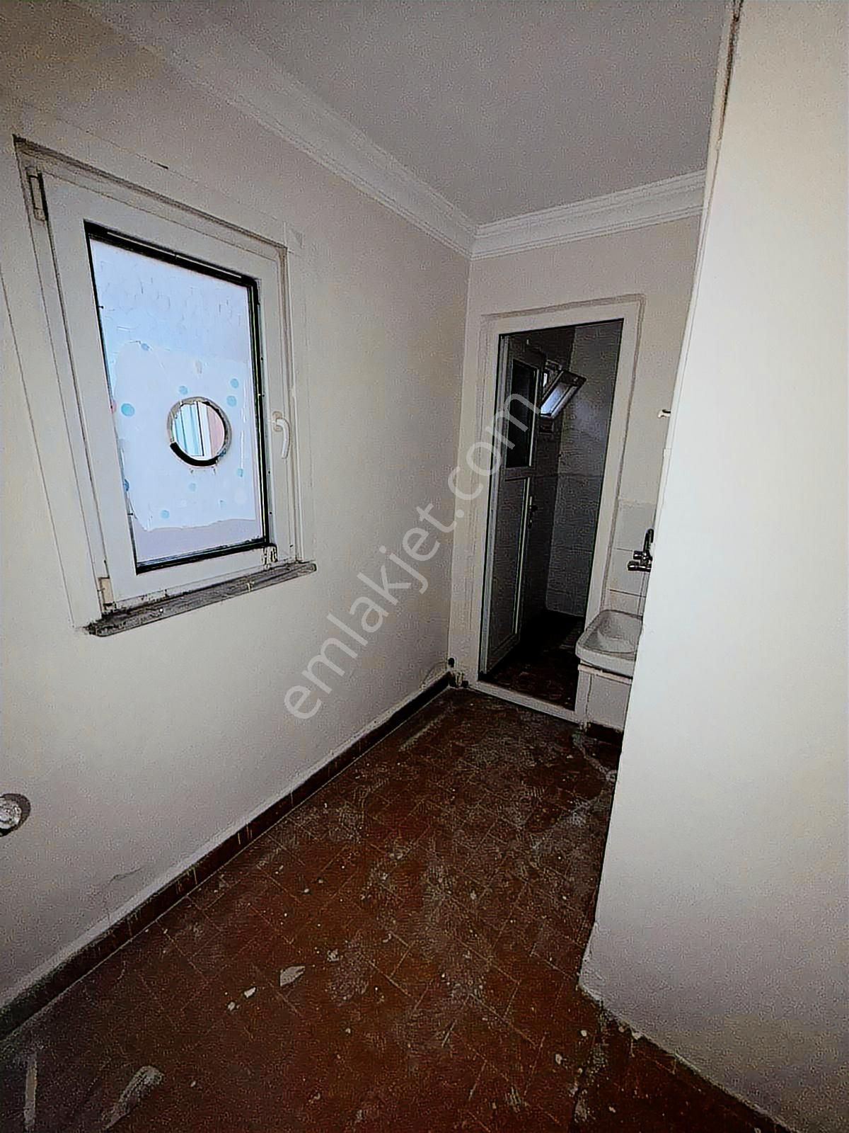 Torunlar Emlaktan Kiralık 1+1 Boş 4 Kat Daire Yeni Mah - Görsel 7