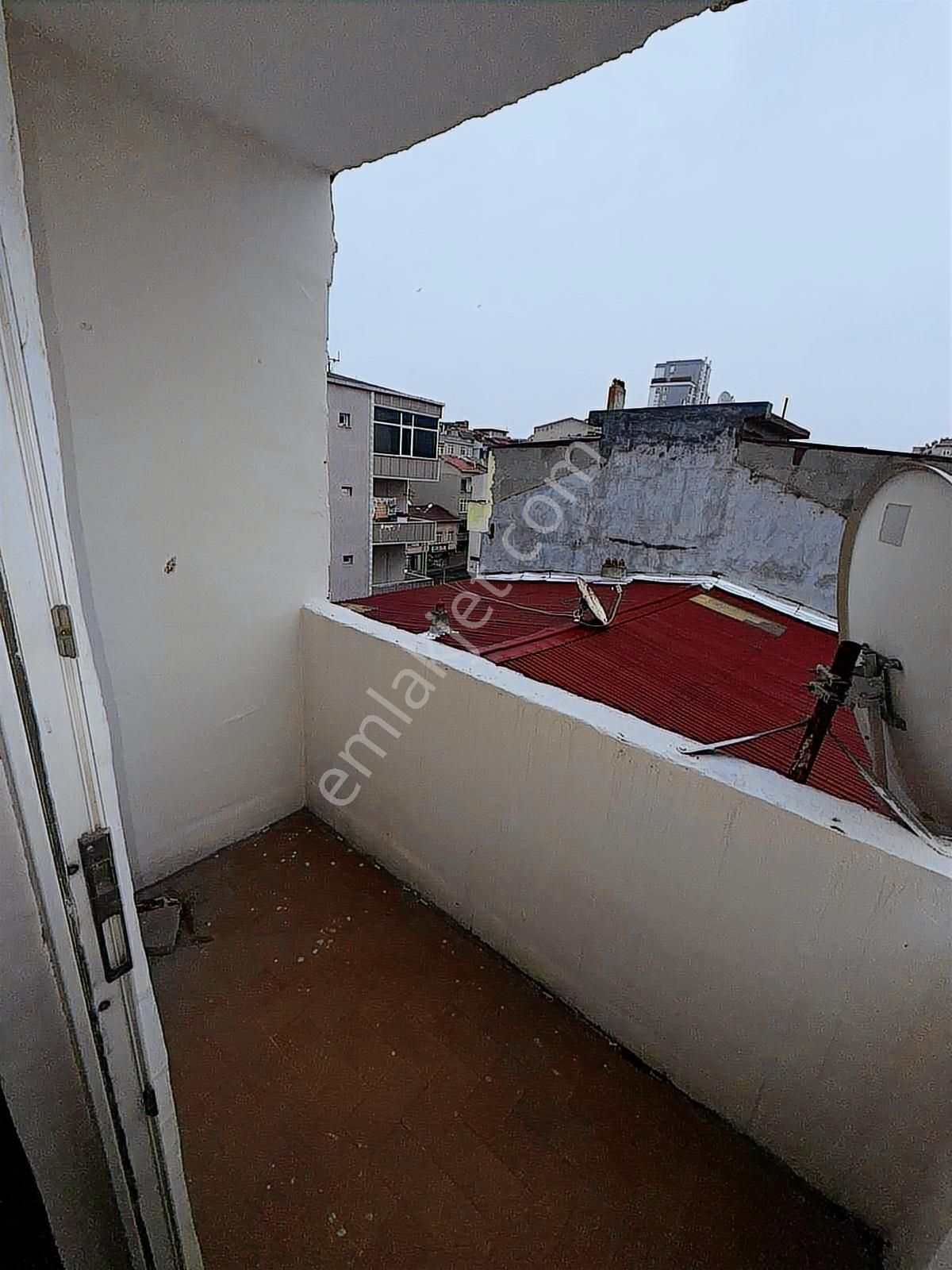 Torunlar Emlaktan Kiralık 1+1 Boş 4 Kat Daire Yeni Mah - Görsel 3