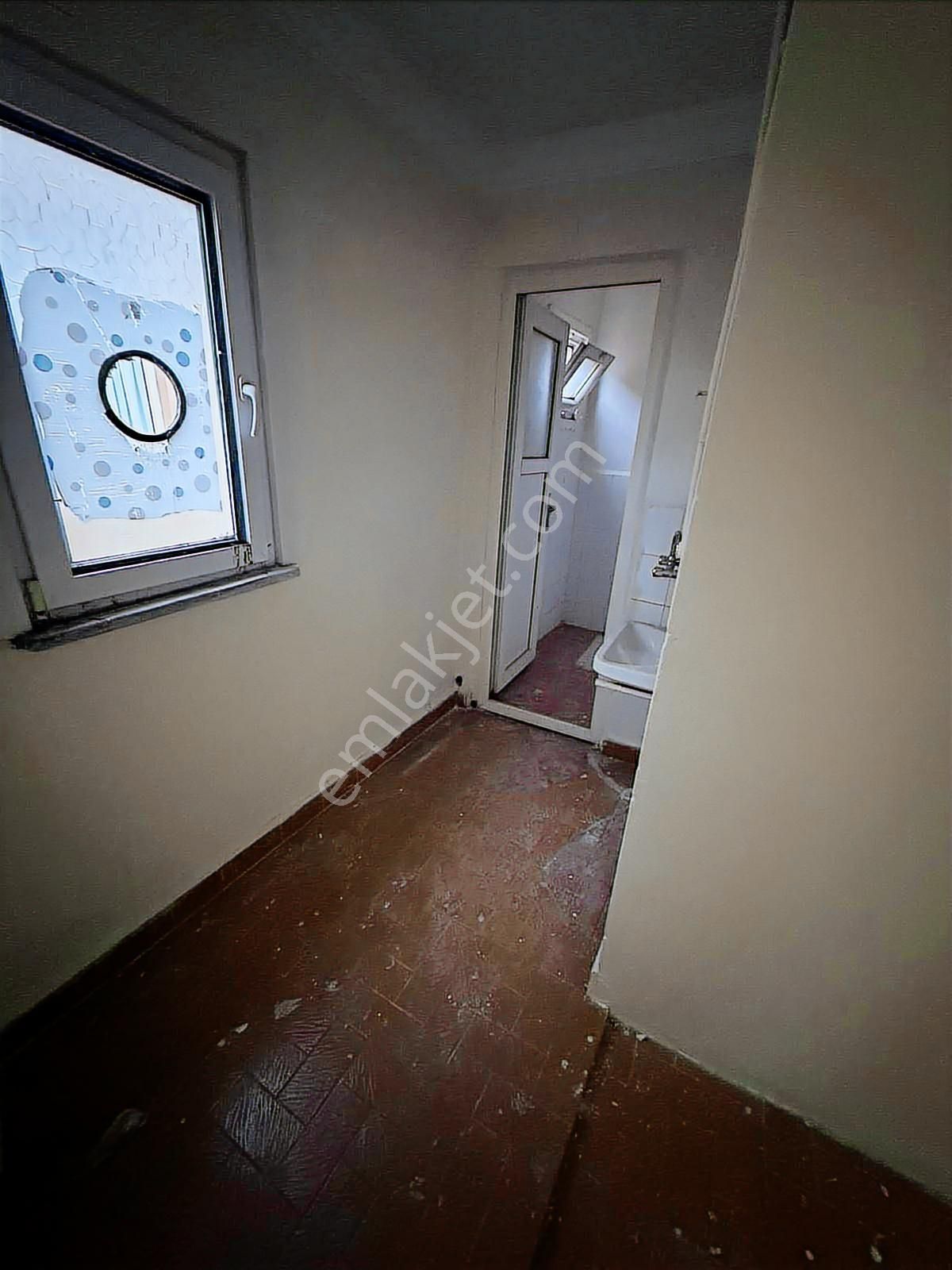 Torunlar Emlaktan Kiralık 1+1 Boş 4 Kat Daire Yeni Mah - Görsel 6