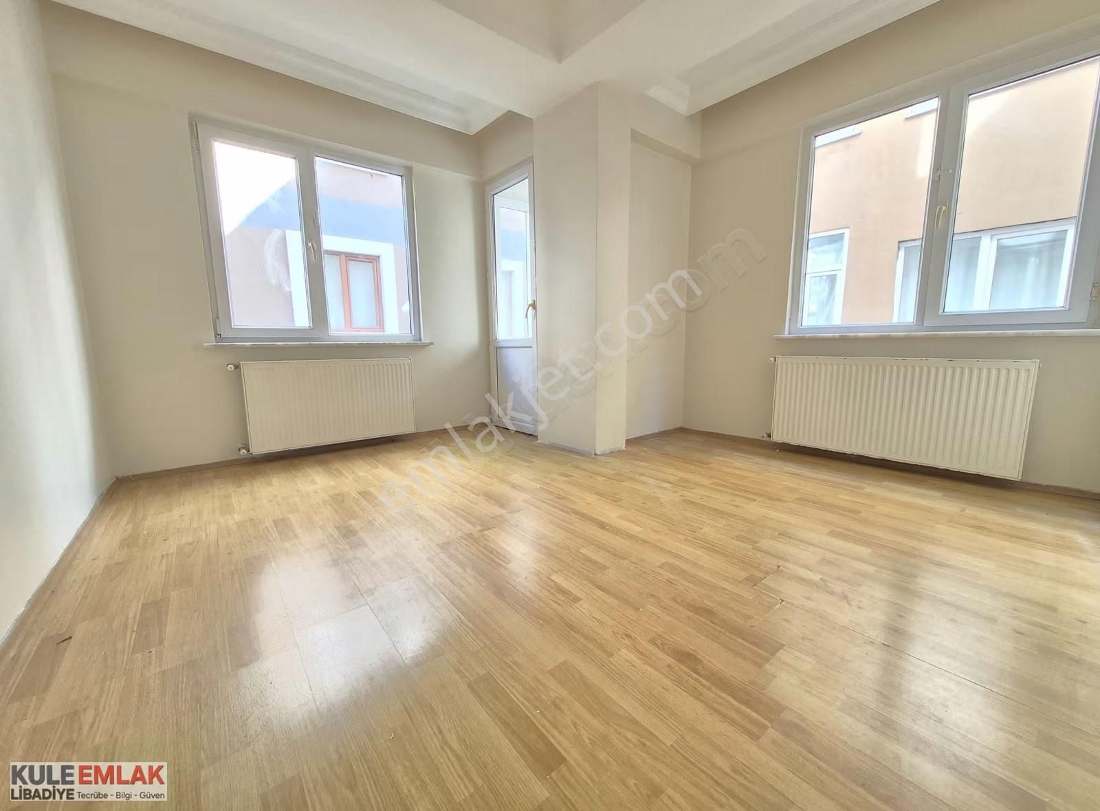 Esenevlerin En Güzel Yerinde Geniş Kullanışlı Daire - Görsel 3