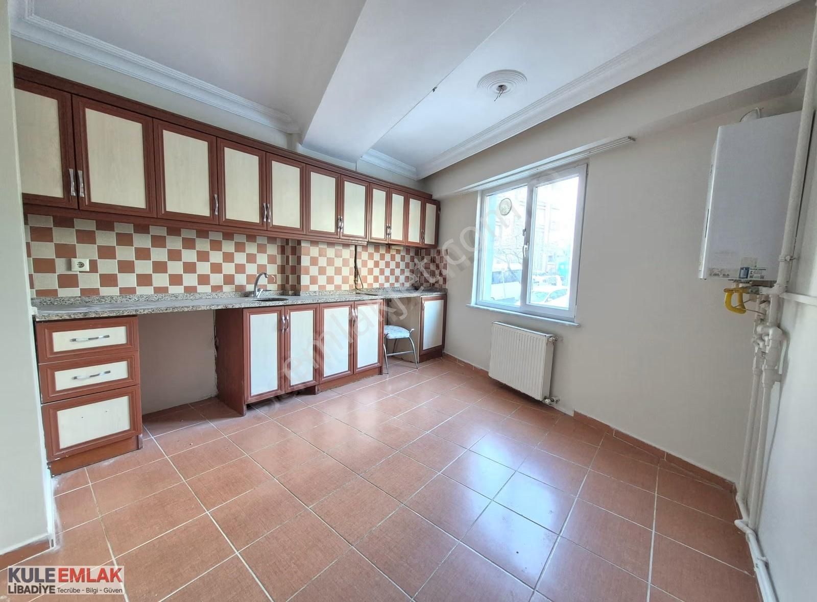 Esenevlerin En Güzel Yerinde Geniş Kullanışlı Daire - Görsel 15