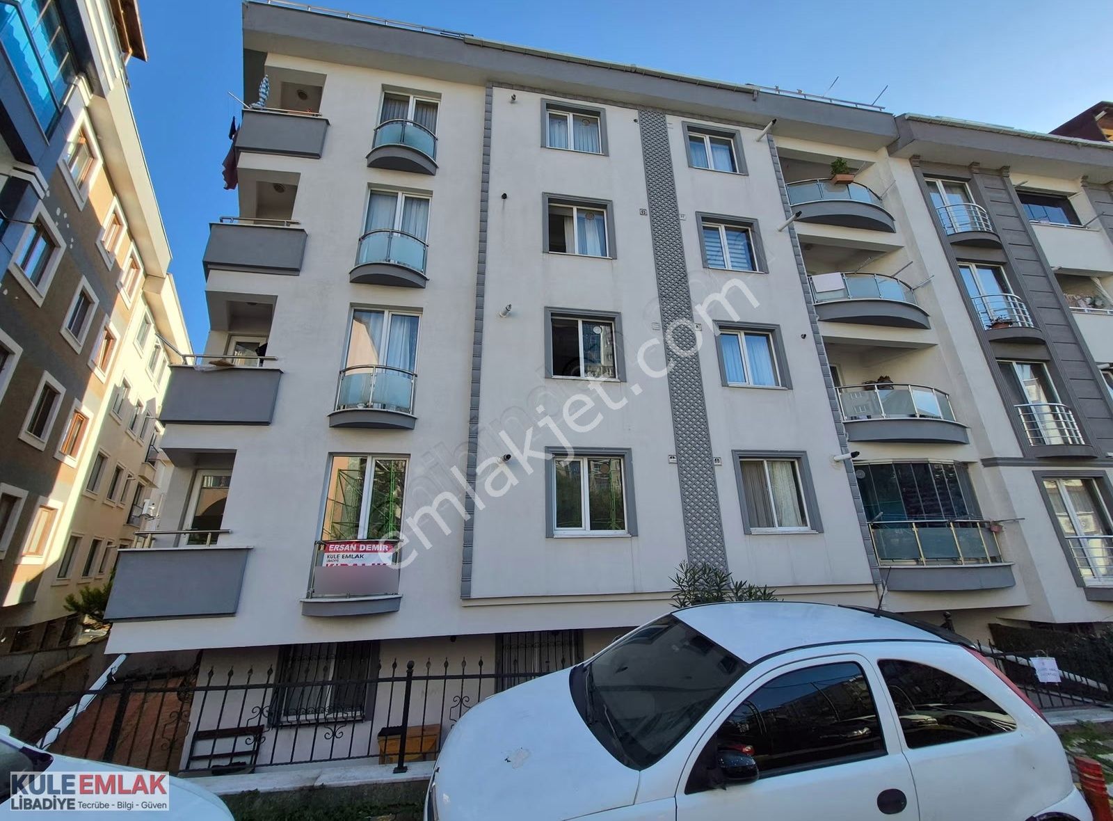 Esenevlerin En Güzel Yerinde Geniş Kullanışlı Daire