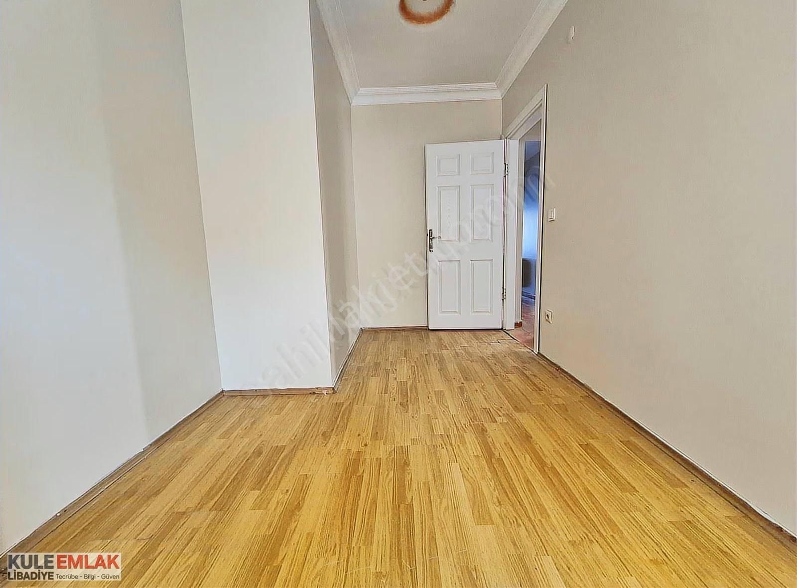 Esenevlerin En Güzel Yerinde Geniş Kullanışlı Daire - Görsel 14