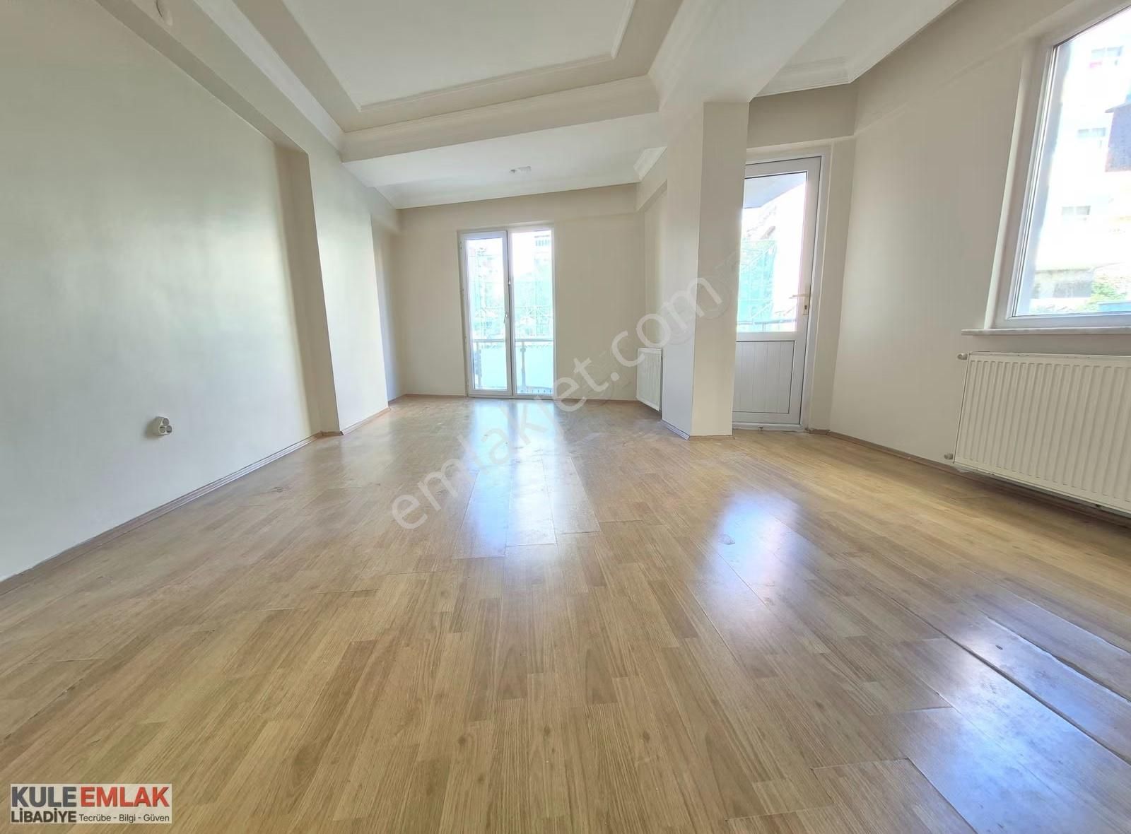 Esenevlerin En Güzel Yerinde Geniş Kullanışlı Daire - Görsel 6