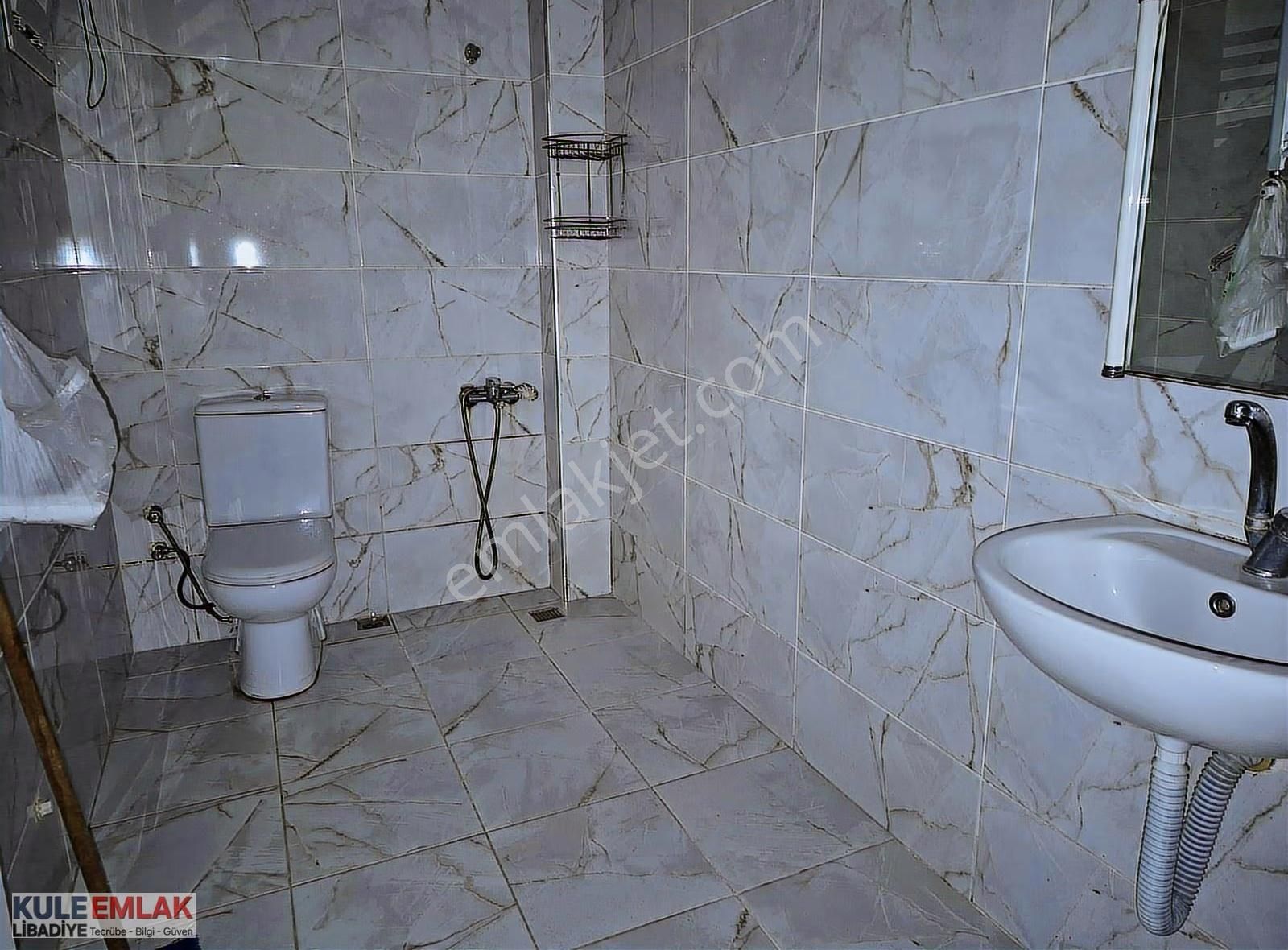 Kısıklının En Güzel Yerinde Yatırımlık Giriş Kat Daire - Görsel 19