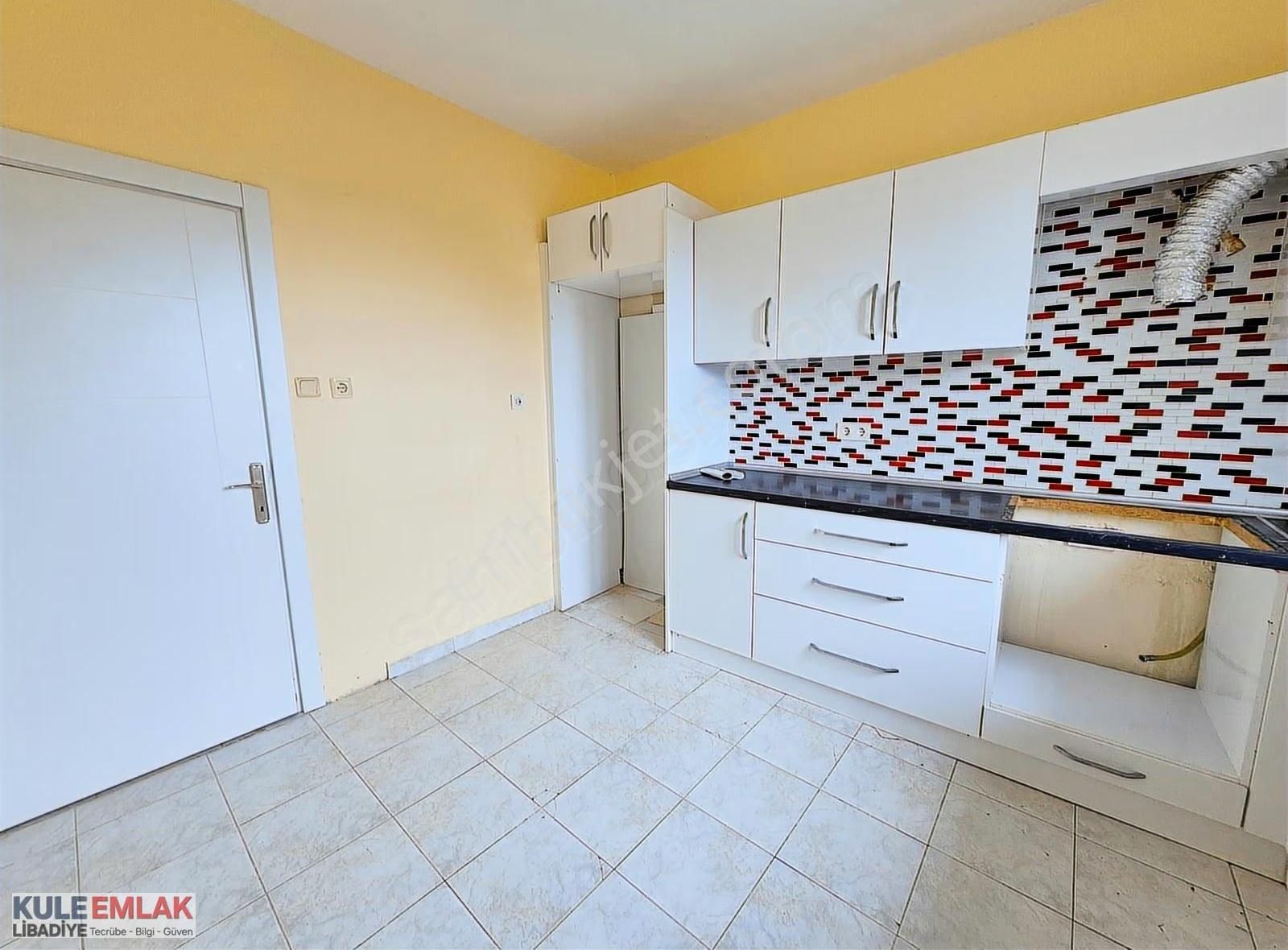 Kısıklının En Güzel Yerinde Yatırımlık Giriş Kat Daire - Görsel 22