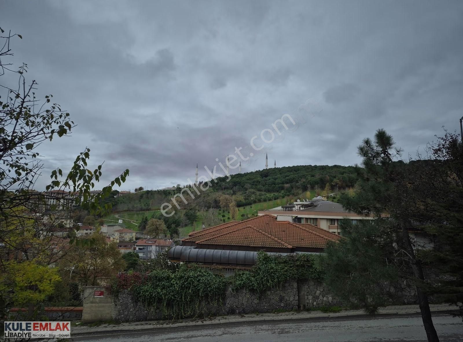 Kısıklının En Güzel Yerinde Yatırımlık Giriş Kat Daire - Görsel 23