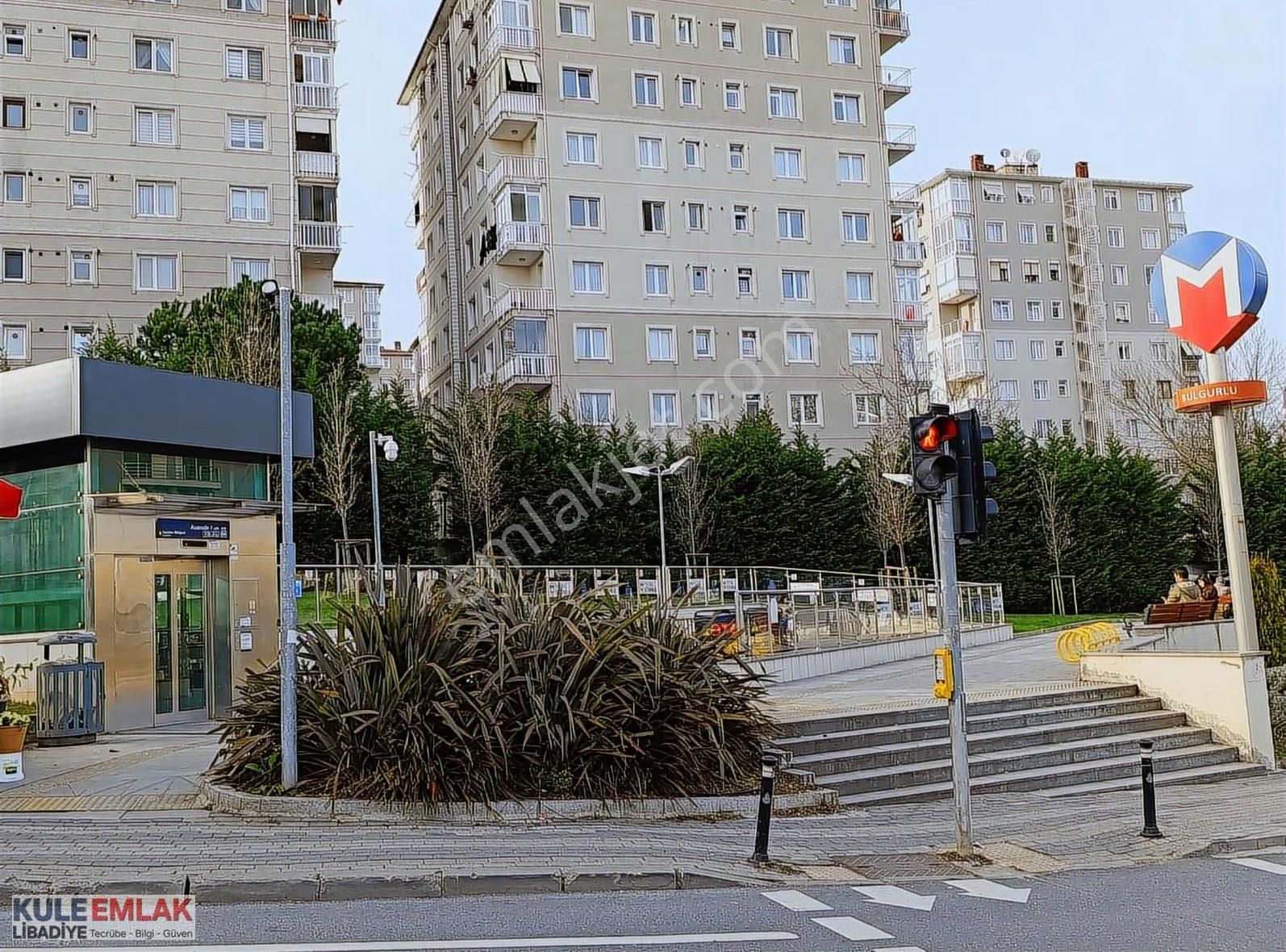 Küçük Çamlıca Kulesine Yakın Bulgurlu Metroya 200 M. 2+1 Daire