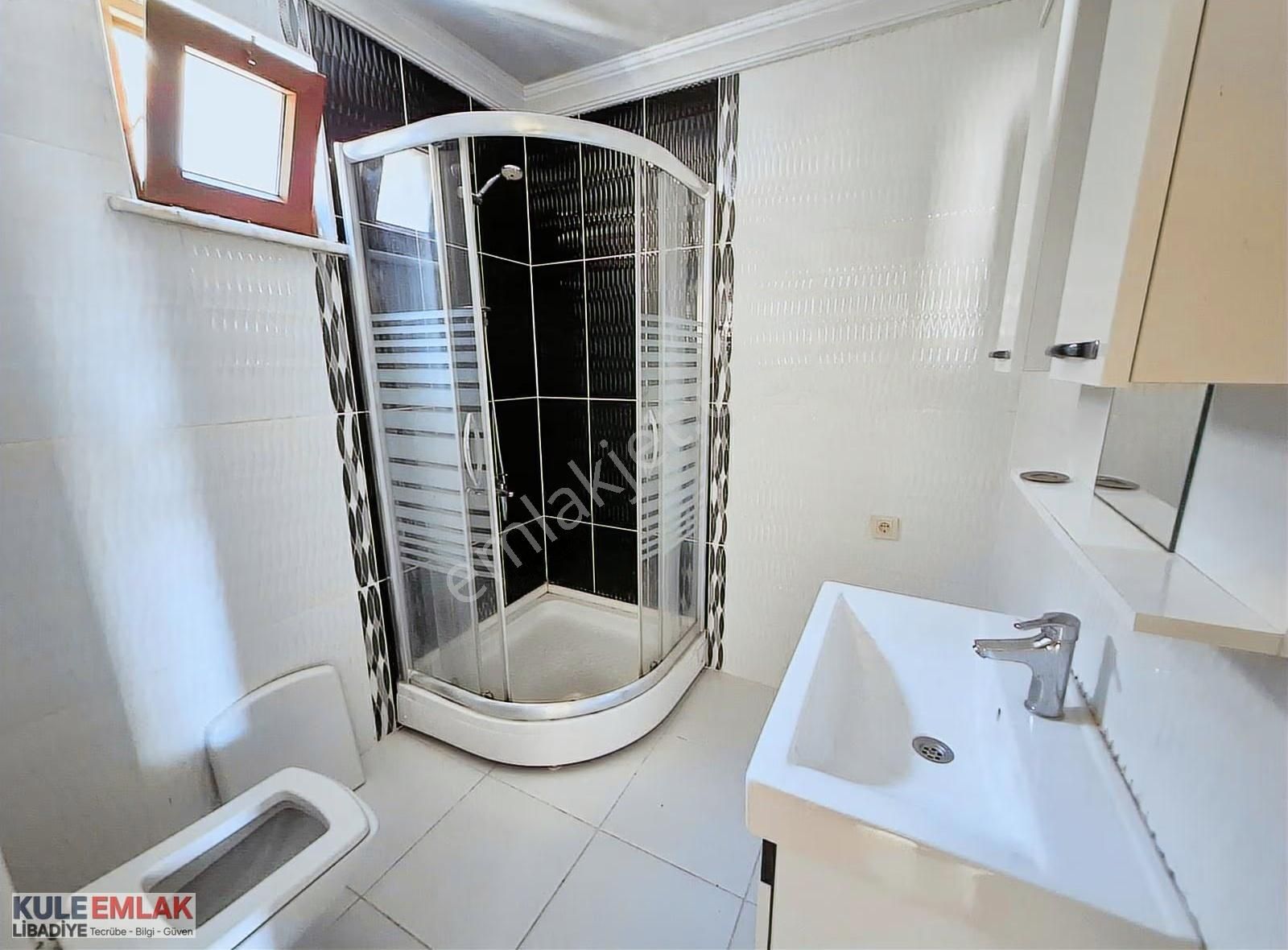 Muhteşem Lokasyonda Metroya Yakın Ara Kat Daire - Görsel 13