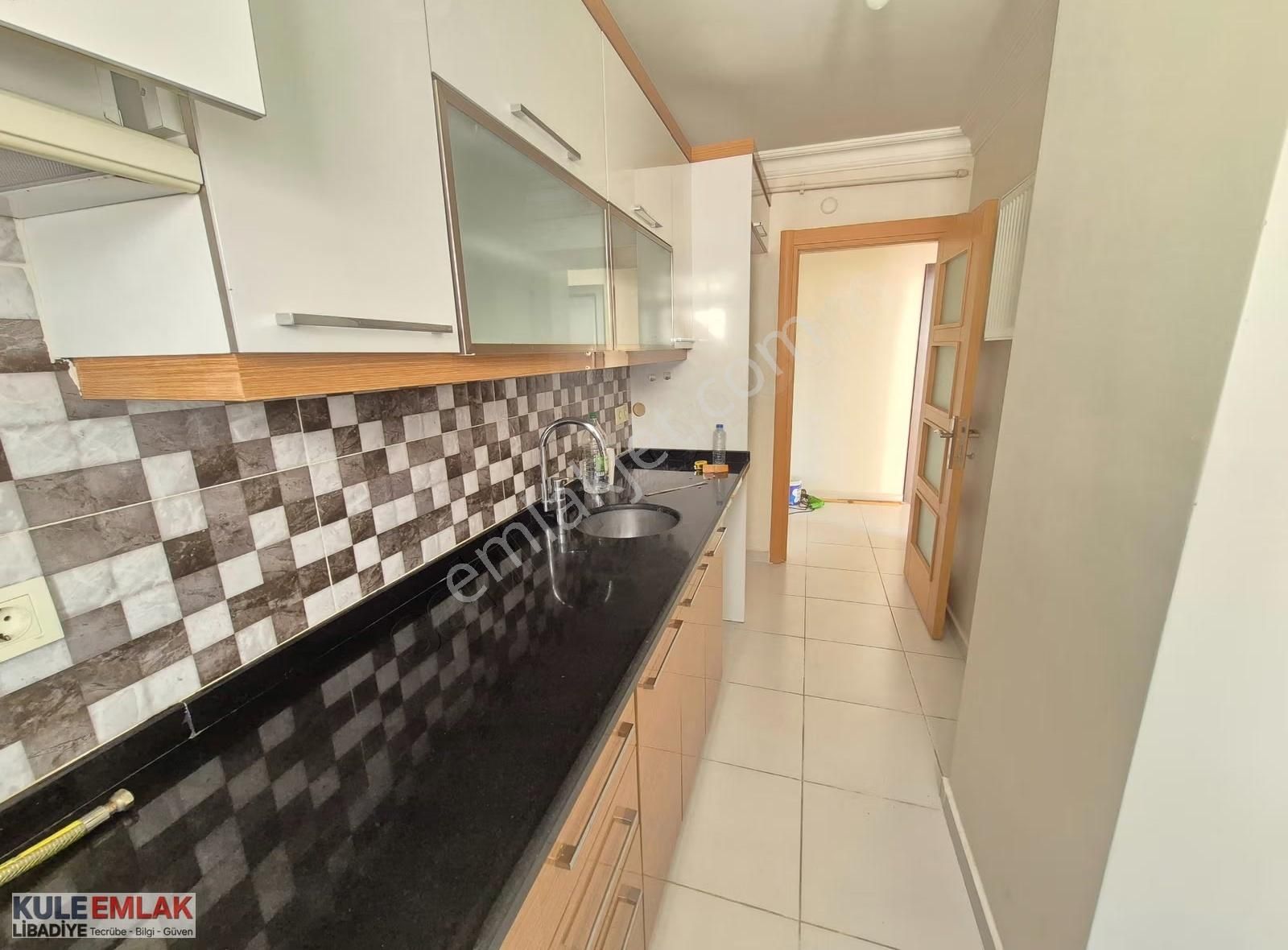 Muhteşem Lokasyonda Metroya Yakın Ara Kat Daire - Görsel 27