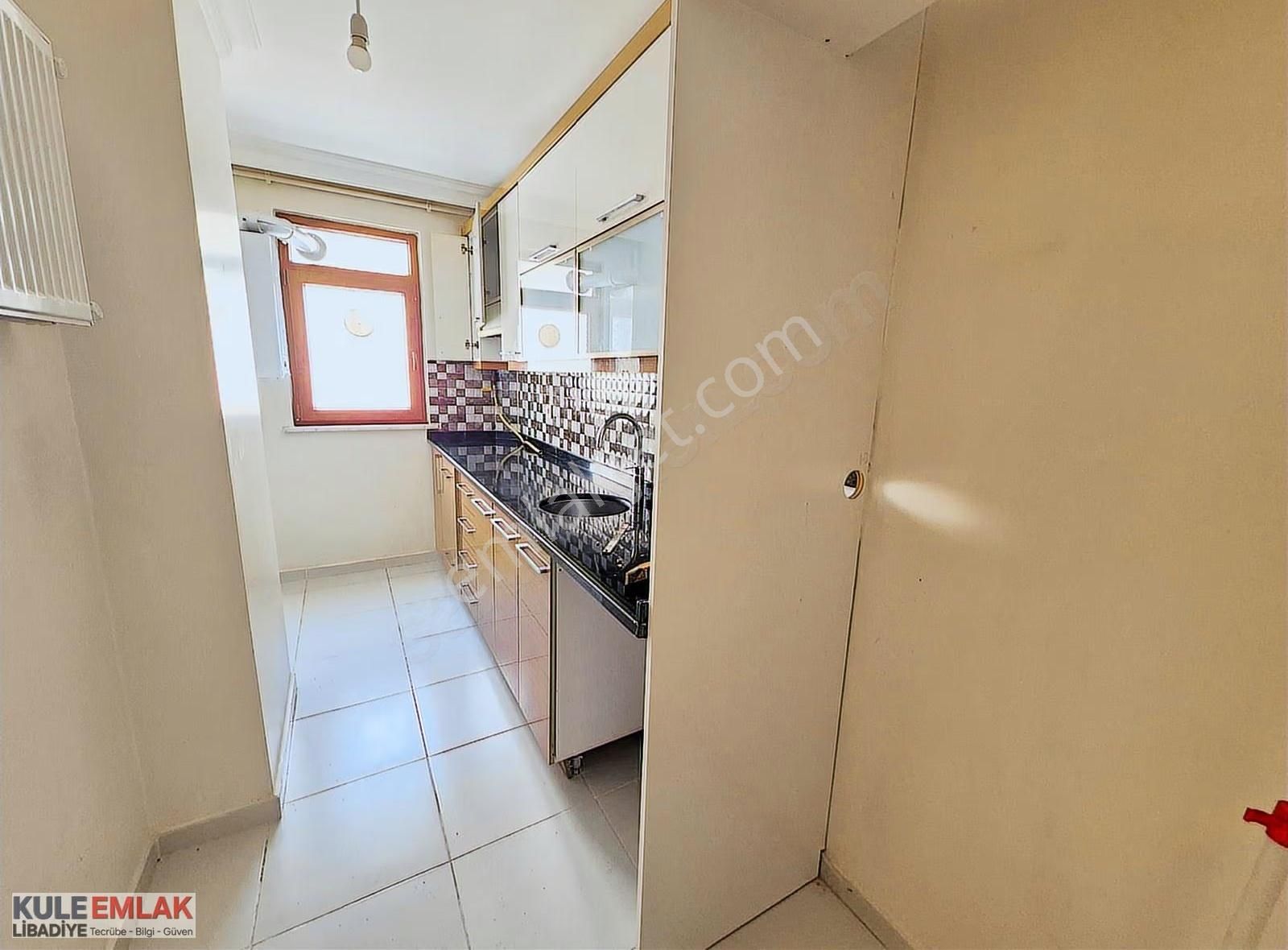 Muhteşem Lokasyonda Metroya Yakın Ara Kat Daire - Görsel 24