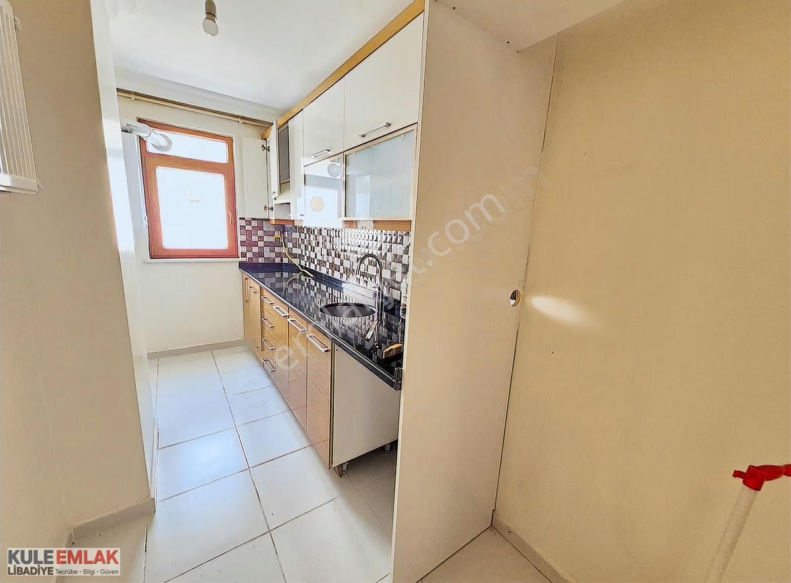 Muhteşem Lokasyonda Metroya Yakın Ara Kat Daire - Görsel 15