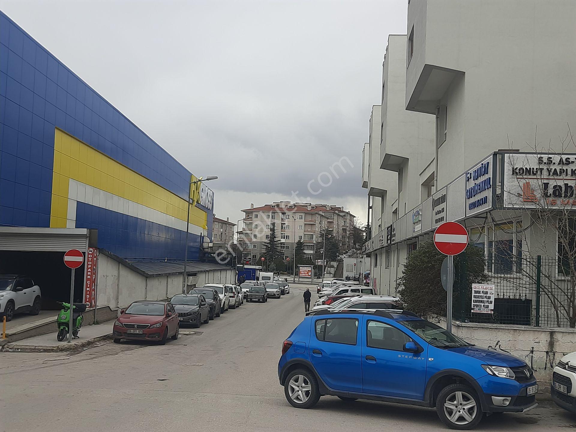Satılık İşyeri Ofis Büro Plaza Metro Avm Labirent İş Merkezi Ulaşım Otobüs Dolmuş İşlek Cadde - Görsel 20