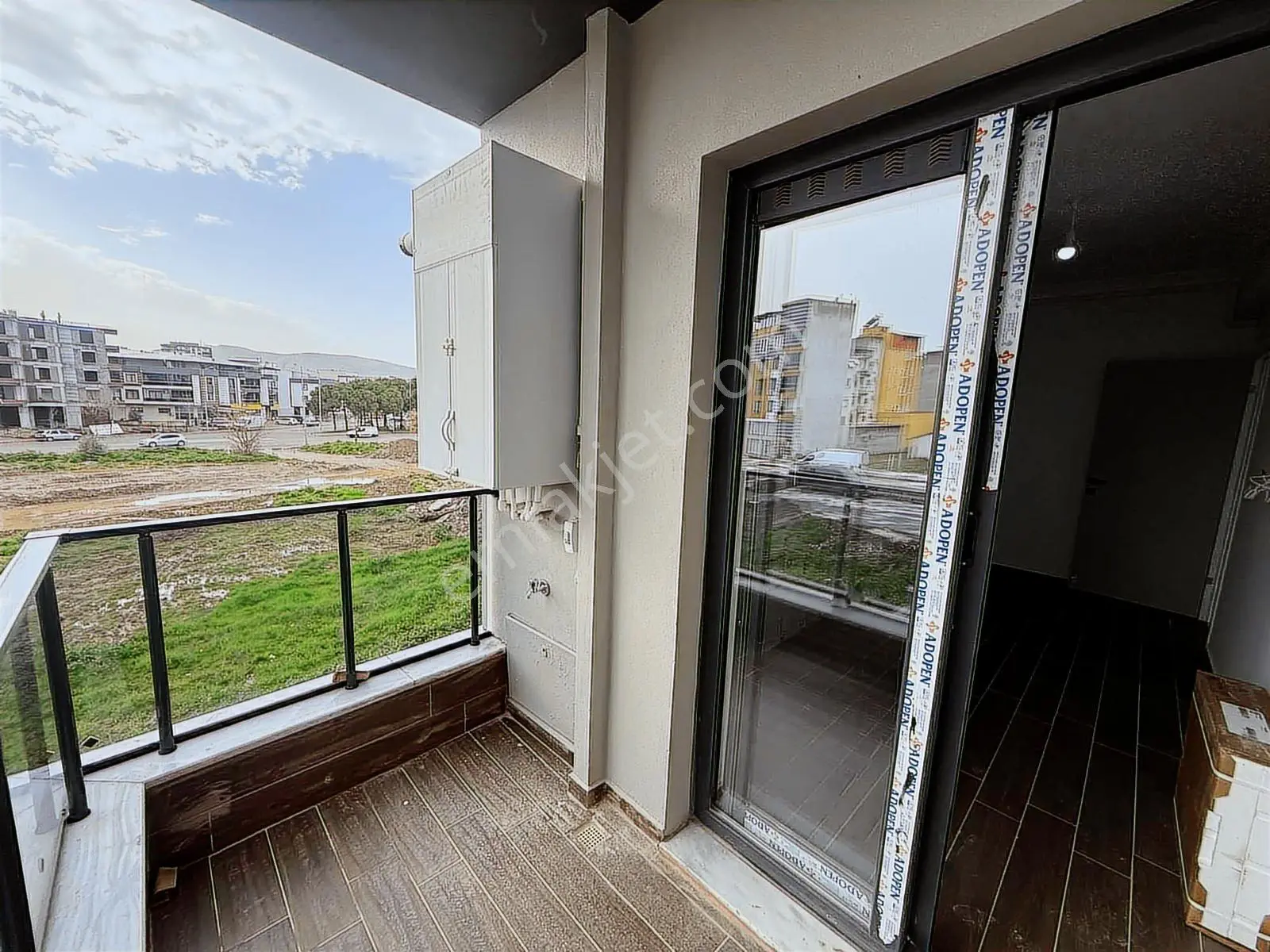 Akhisar Reşatbey Mh. Kiralık 2+1 Sıfır Lüx Arakat Daire - Görsel 4