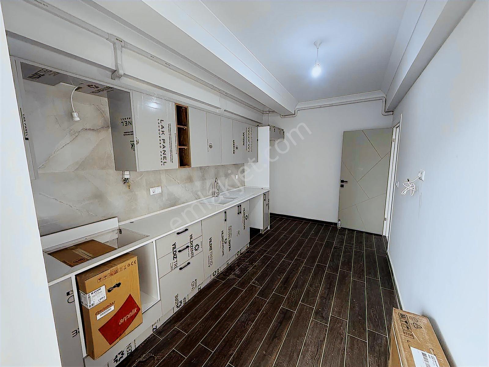 Akhisar Reşatbey Mh. Kiralık 2+1 Sıfır Lüx Arakat Daire - Görsel 2