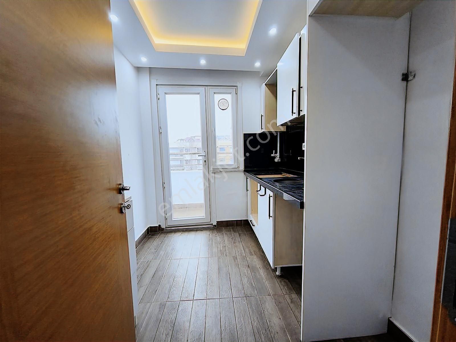 Gri Gayrimenkul Tuzla Yayla Mahallesi 2 Oda Salon Lüks Kiralık - Görsel 2