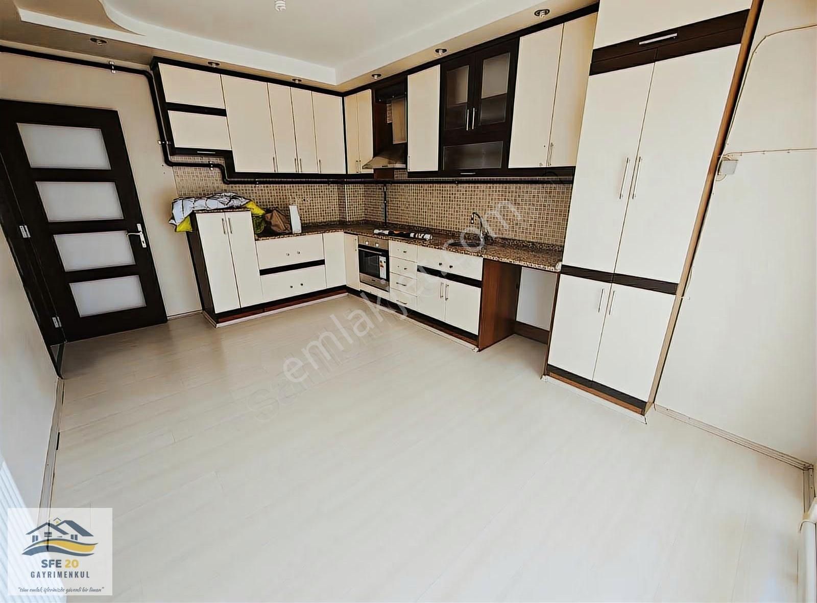 1200 Evler'de Site İçersinde Masrafsız Satılık 3+1 Geniş Daire