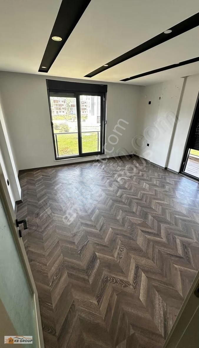 Eşyasız 2+1 Ayrı Mutfak Sıfır Kiralık