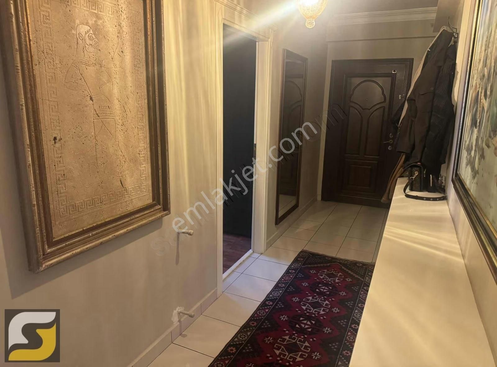 Cumhuriyet Mahallesinde Satılık 3+1 Ayrı Mutfak Daire - Görsel 4