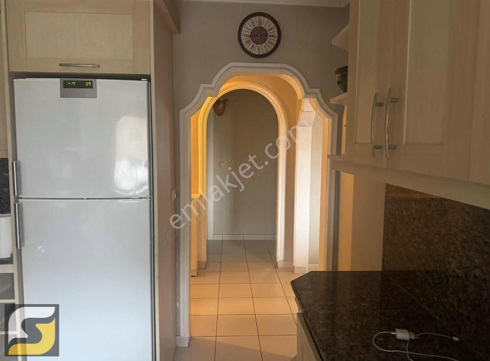 Cumhuriyet Mahallesinde Satılık 3+1 Ayrı Mutfak Daire - Görsel 5