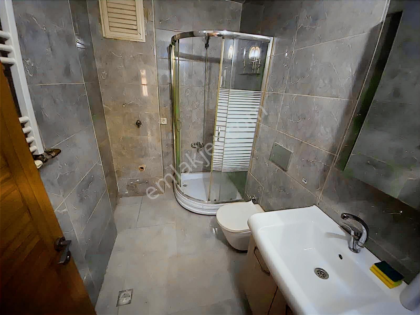 Gebze Barış Mah Satılık Kapalı Otopark Üstü 2+1 | 6 Yıllık Daire - Görsel 12