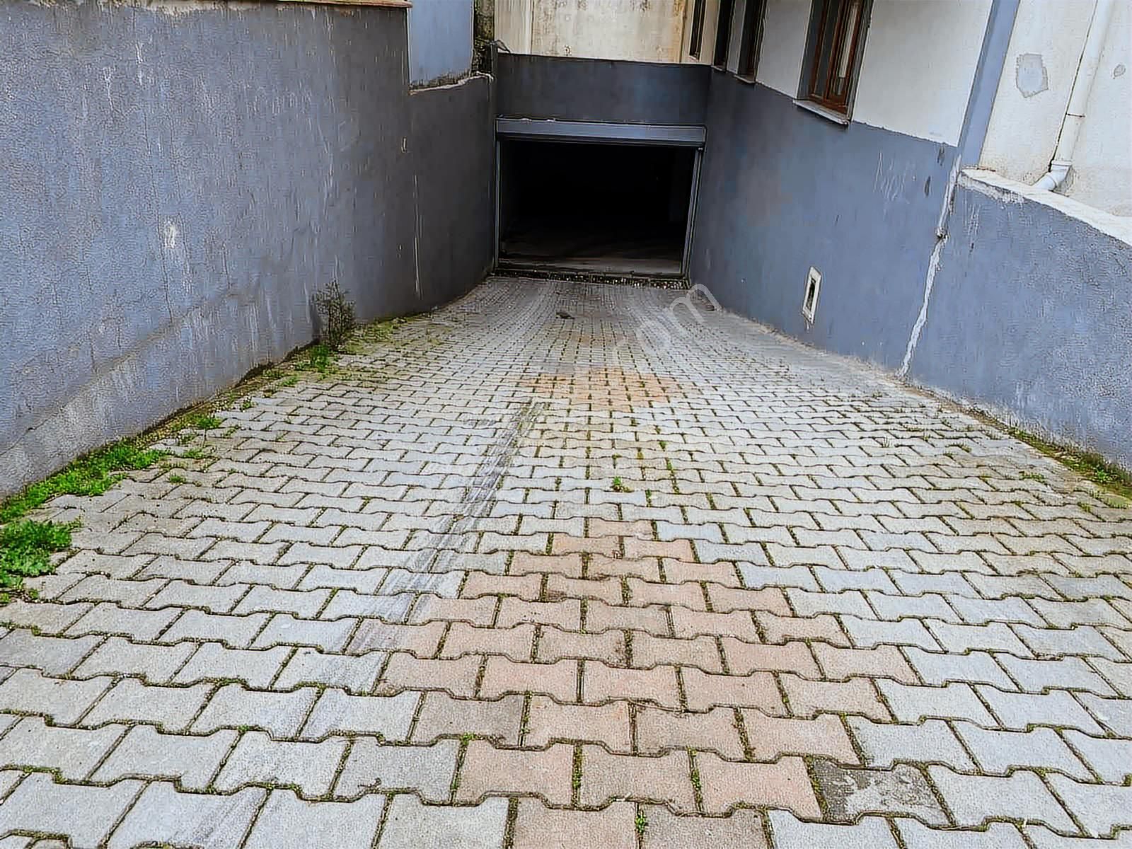 Gebze Barış Mah Satılık Kapalı Otopark Üstü 2+1 | 6 Yıllık Daire - Görsel 18