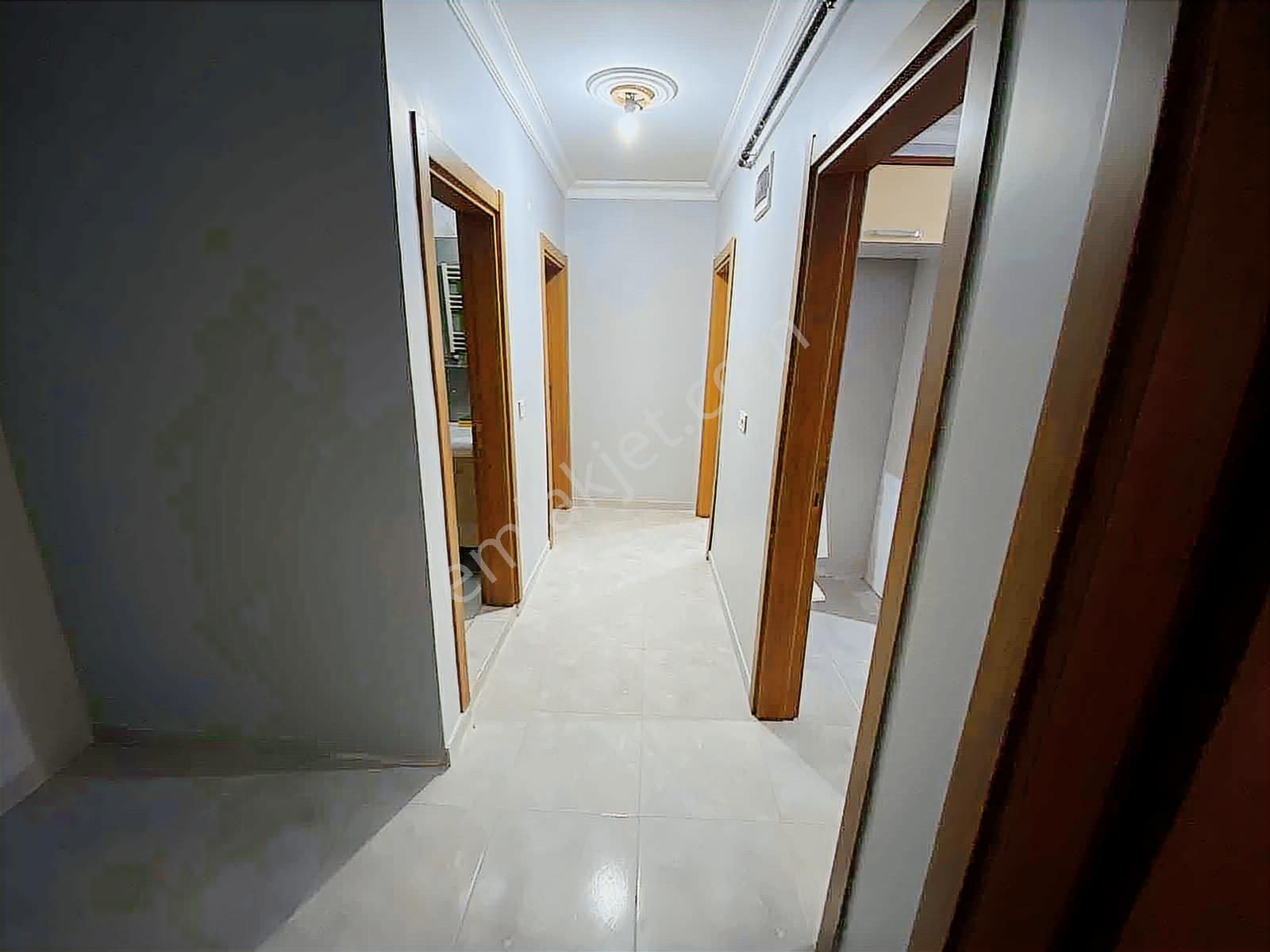 Gebze Barış Mah Satılık Kapalı Otopark Üstü 2+1 | 6 Yıllık Daire - Görsel 3