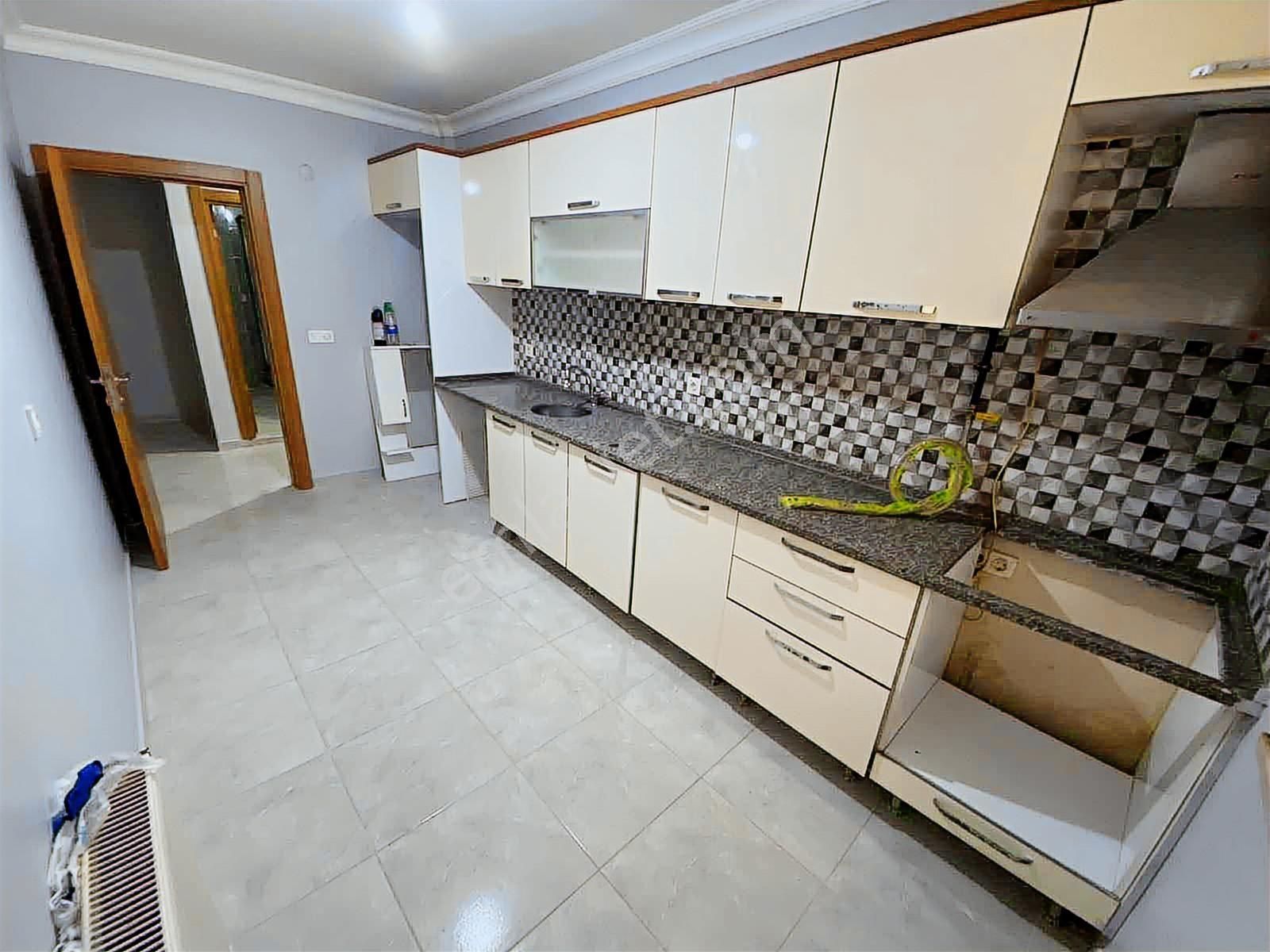 Gebze Barış Mah Satılık Kapalı Otopark Üstü 2+1 | 6 Yıllık Daire - Görsel 9