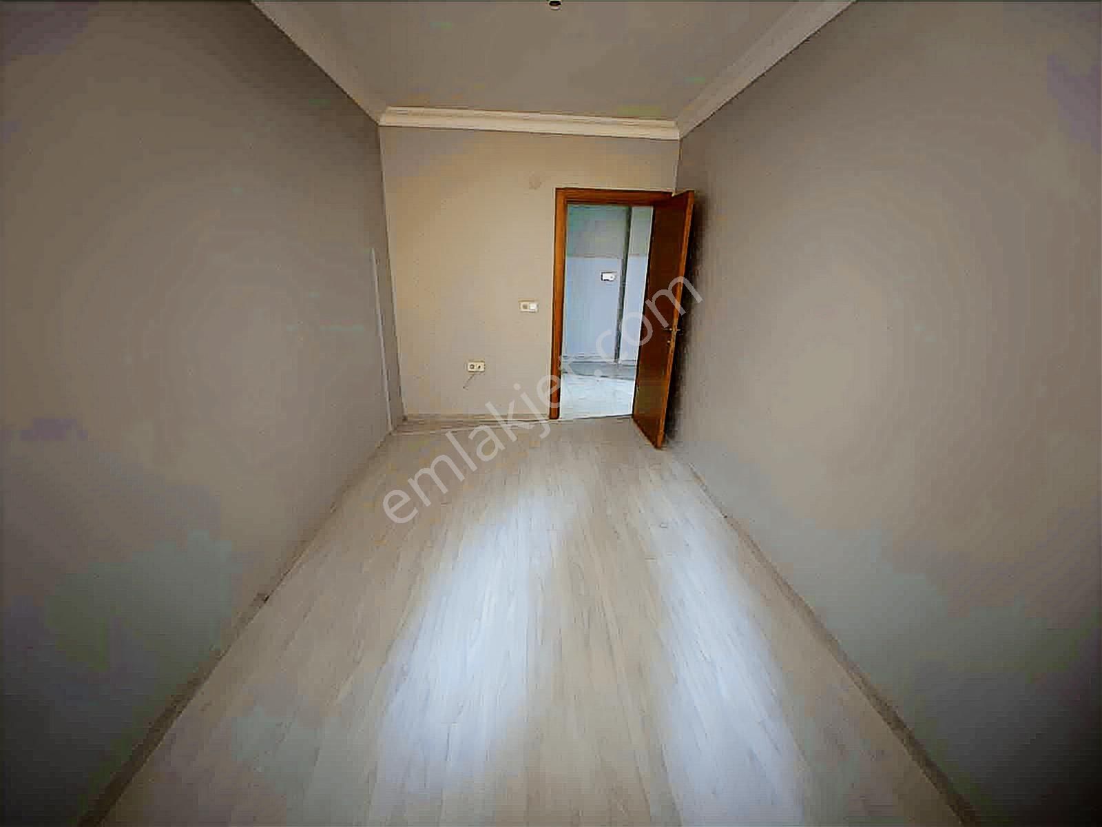 Gebze Barış Mah Satılık Kapalı Otopark Üstü 2+1 | 6 Yıllık Daire - Görsel 4