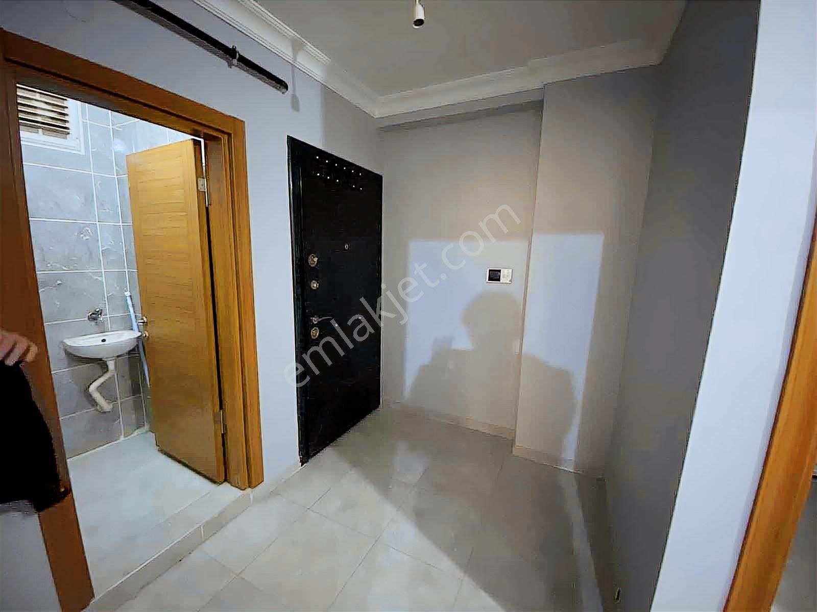 Gebze Barış Mah Satılık Kapalı Otopark Üstü 2+1 | 6 Yıllık Daire - Görsel 14