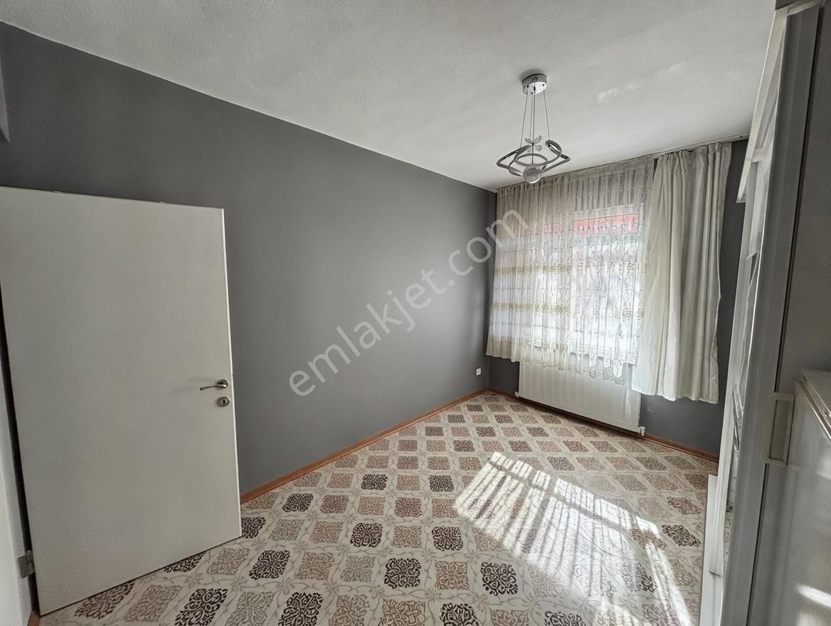 Tepebaşı Mahallesin'de Manzaralı Ara Katta 3+1 Daire - Görsel 14