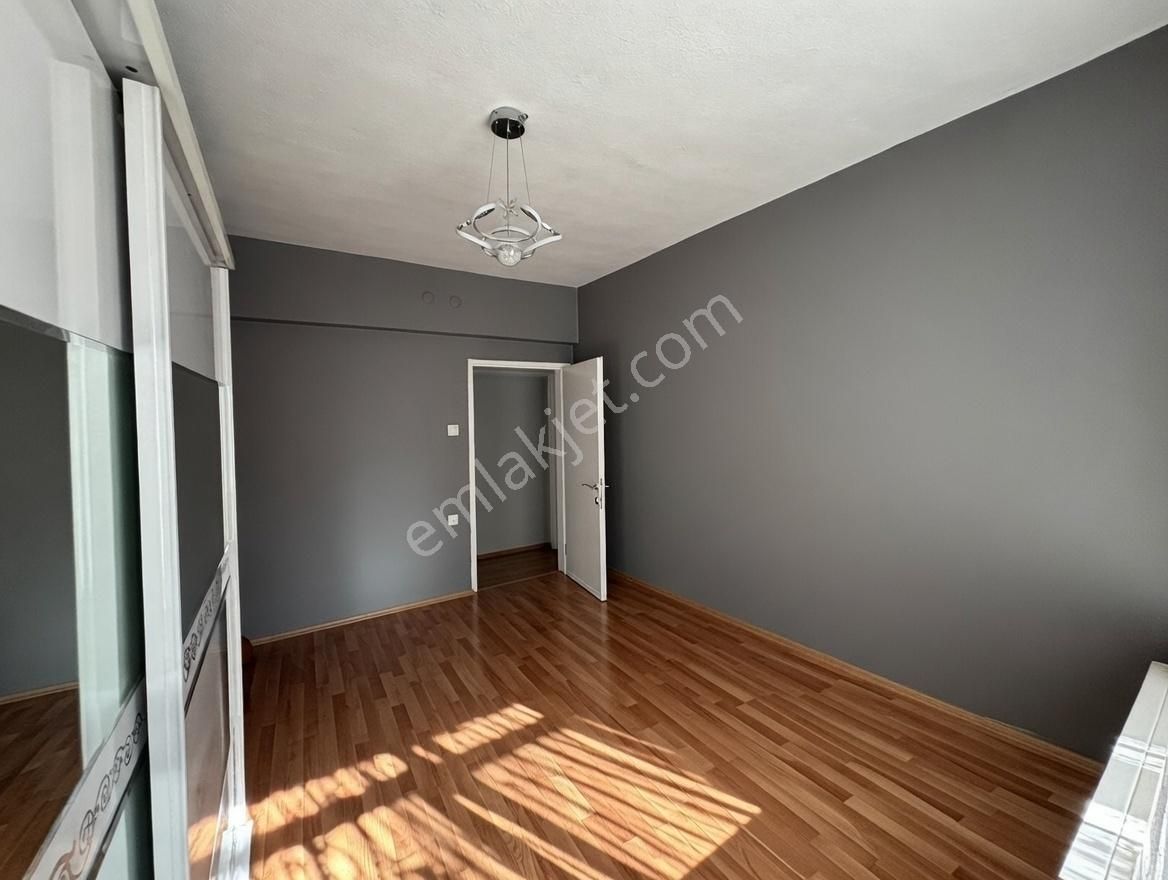 Tepebaşı Mahallesin'de Manzaralı Ara Katta 3+1 Daire - Görsel 12