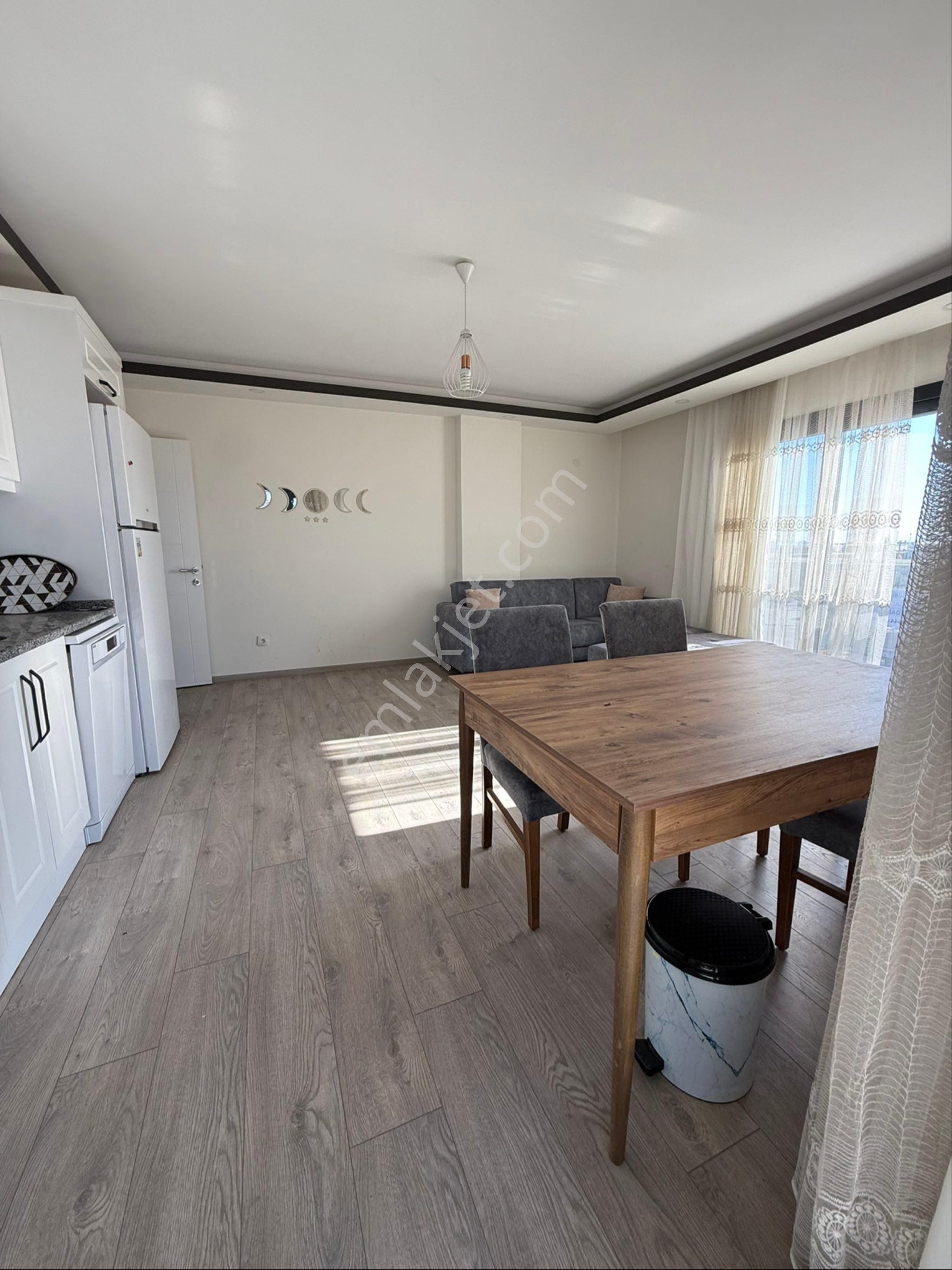 Acil Satılık Site İçinde Ön Cephe 2. Kat Daire